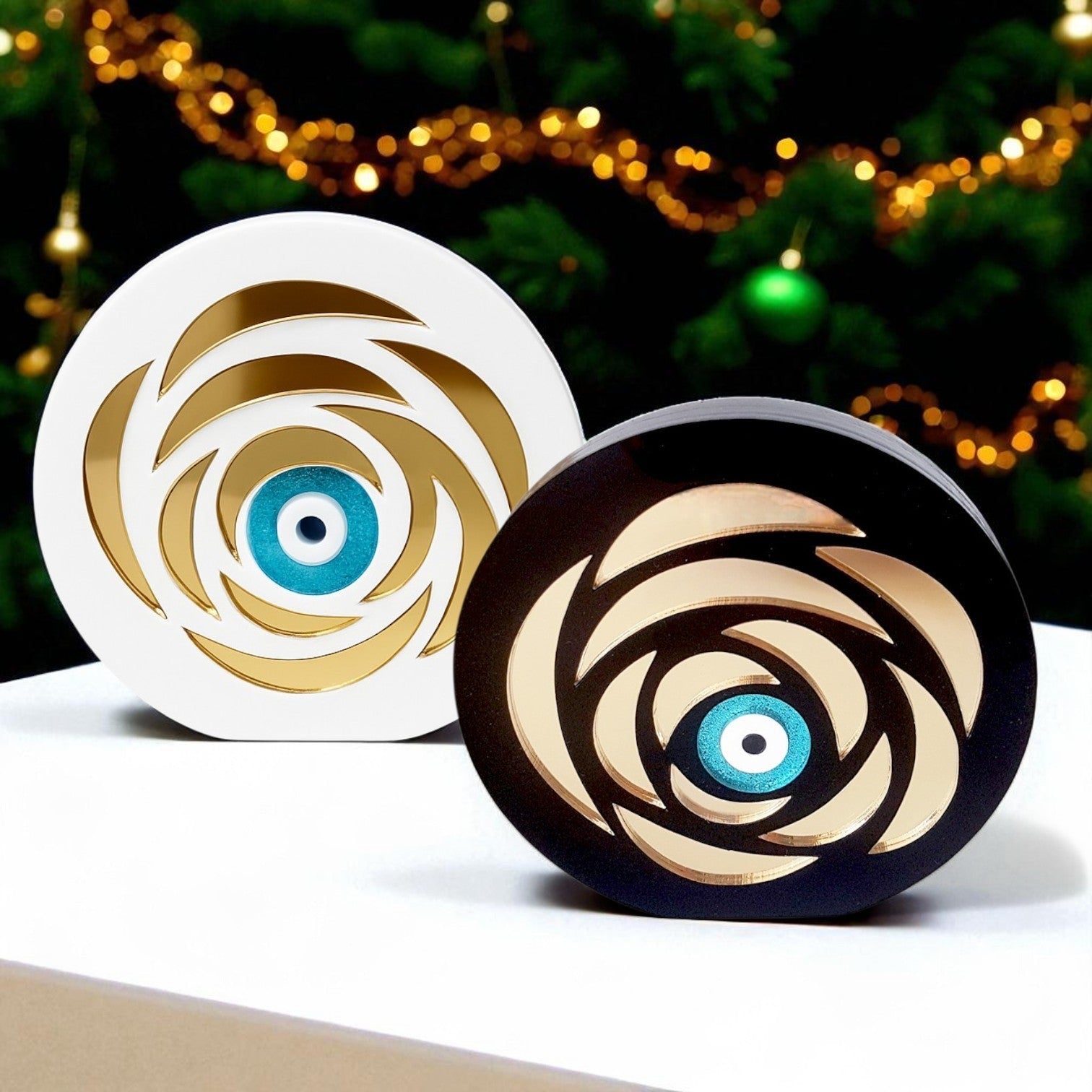 Petal Eye γούρι, επιτραπέζιο χειροποίητο plexiglass με μάτι & χρυσά πέταλα σε μαύρο ή λευκό – So Cute by Dimi