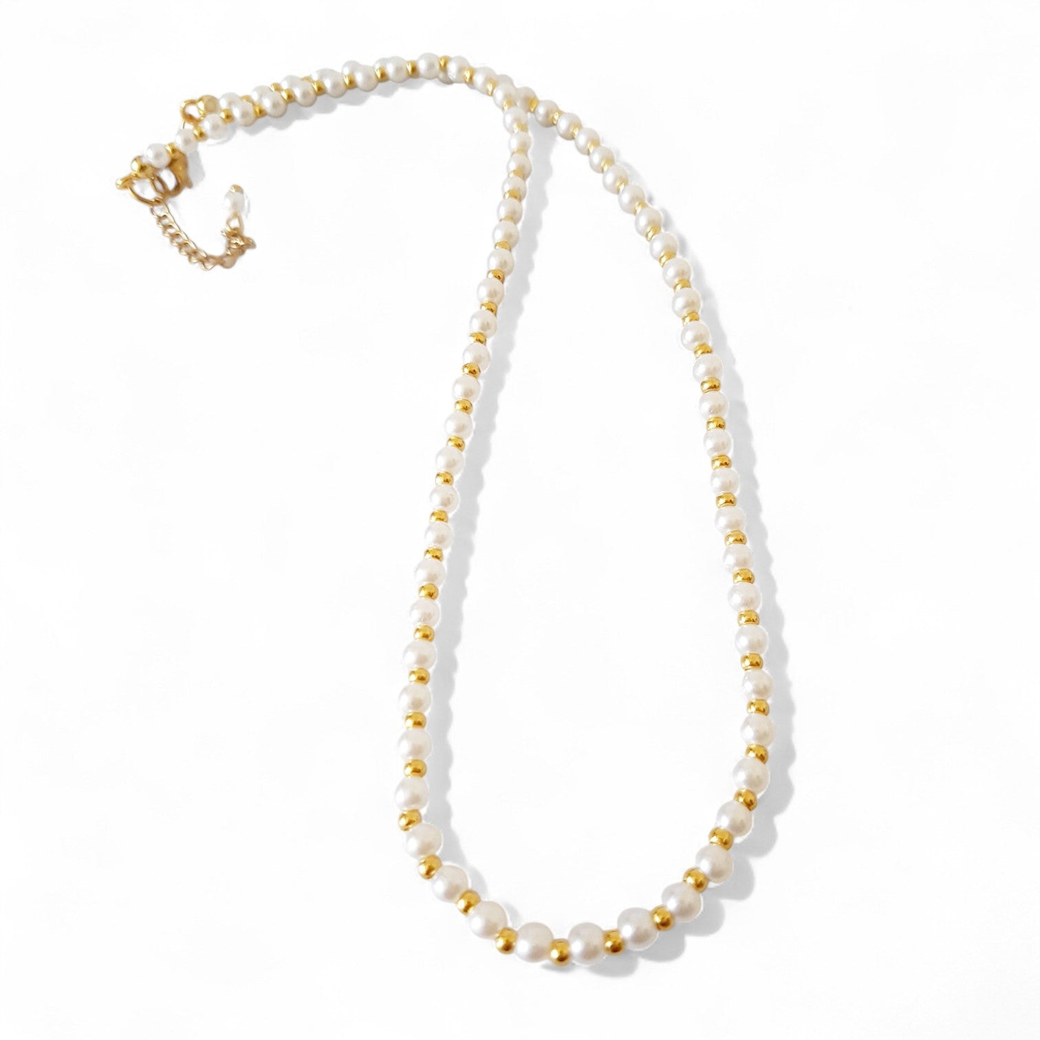 Basic κολιέ με γυάλινες πέρλες και μεταλλικές χάντρες – So Cute by Dimi