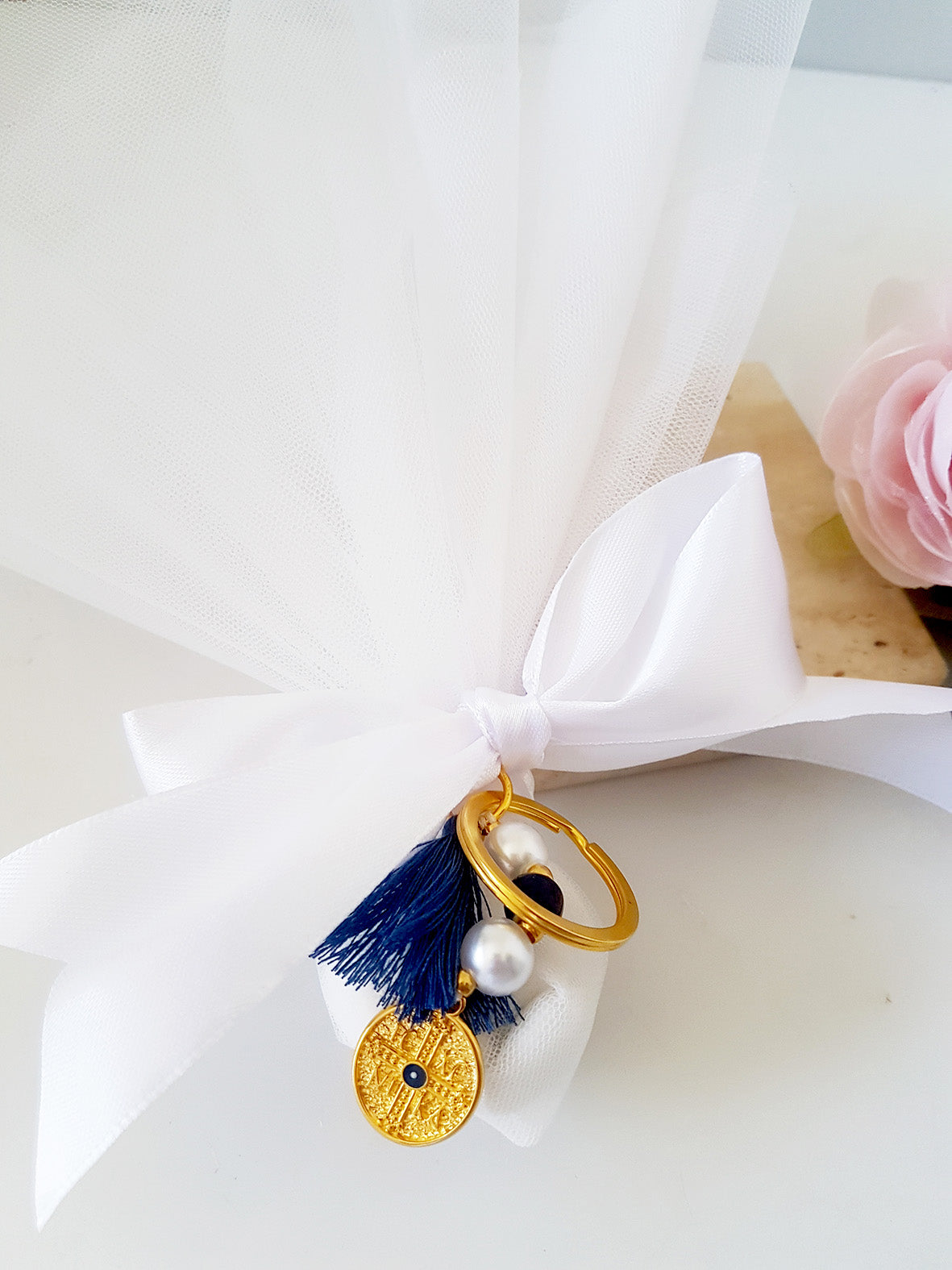 Mπομπονιέρα βάπτισης με τούλι και μπρελόκ κωνσταντινάτο με μάτι - So Cute by Dimi