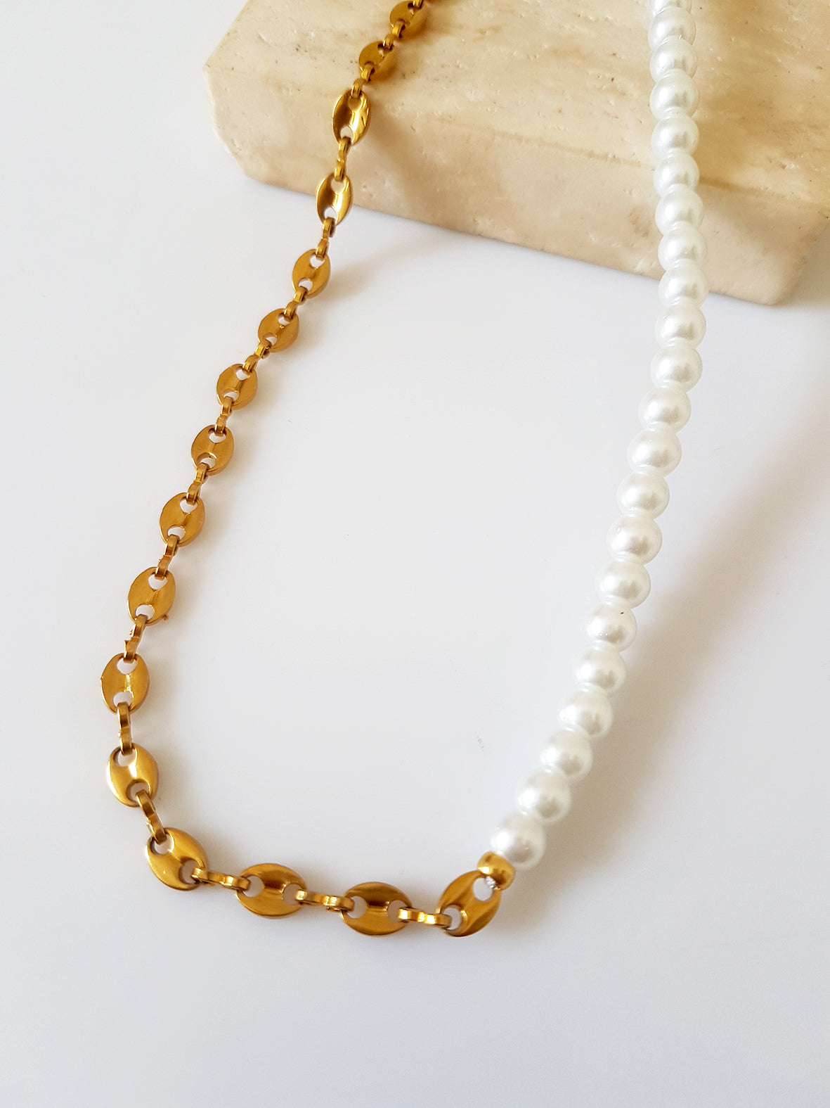 Κολιέ με γυάλινες πέρλες και ατσάλινη αλυσίδα Θ – So Cute by Dimi