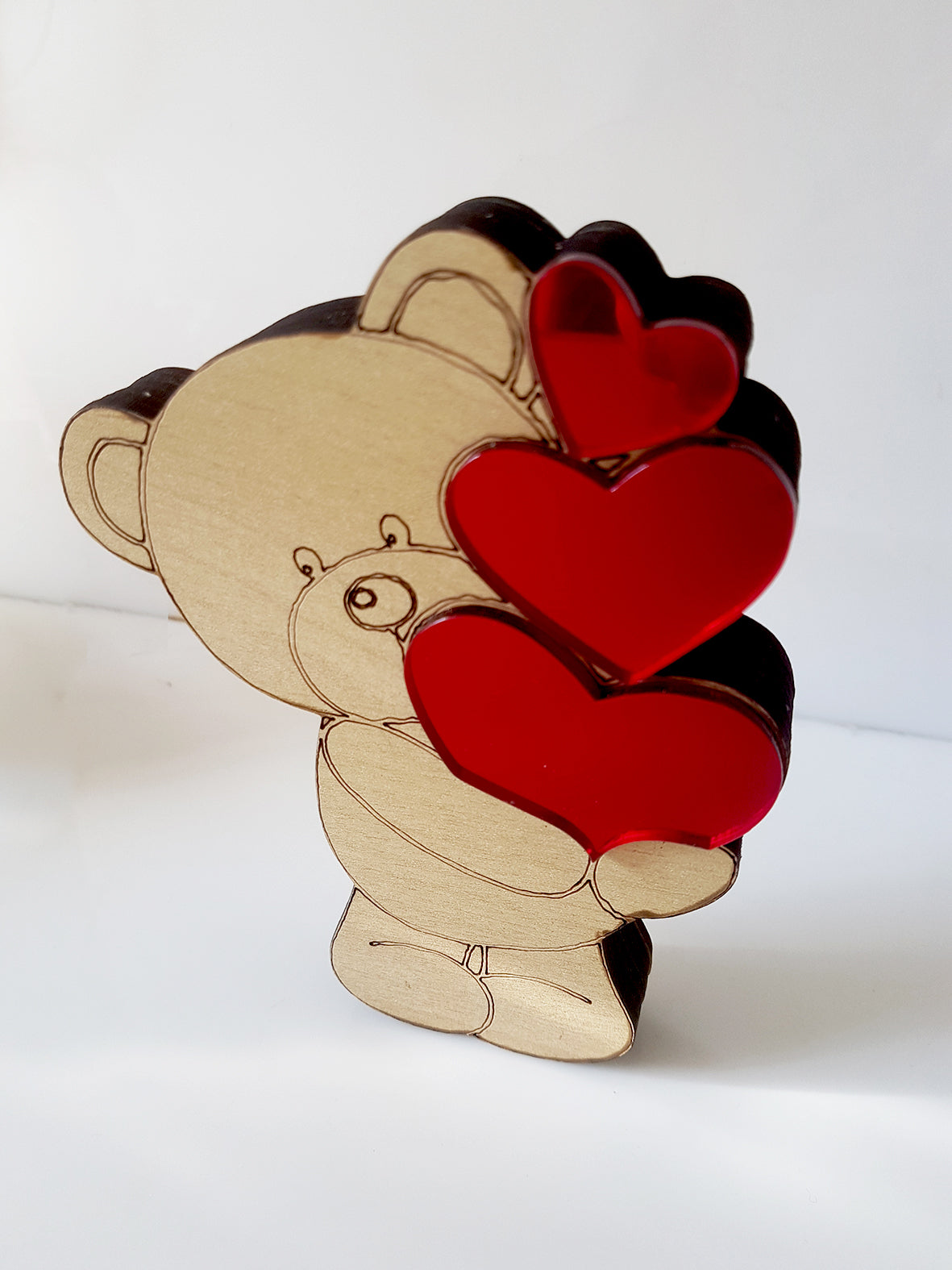Ξύλινο επιτραπέζιο γούρι αρκουδάκι με καρδιές - So Cute by Dimi