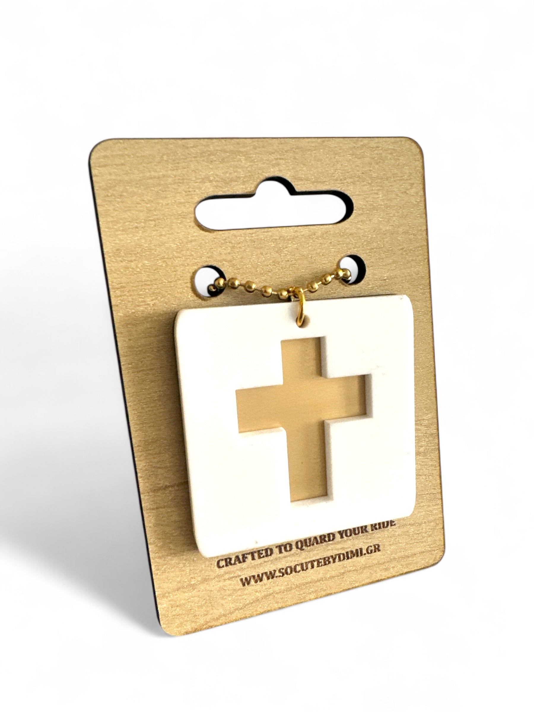 Γούρι αυτοκινήτου με χρυσό σταυρό σε λευκό τετράγωνο plexiglass, από τη συλλογή Drive Icons – minimal σχεδιασμός