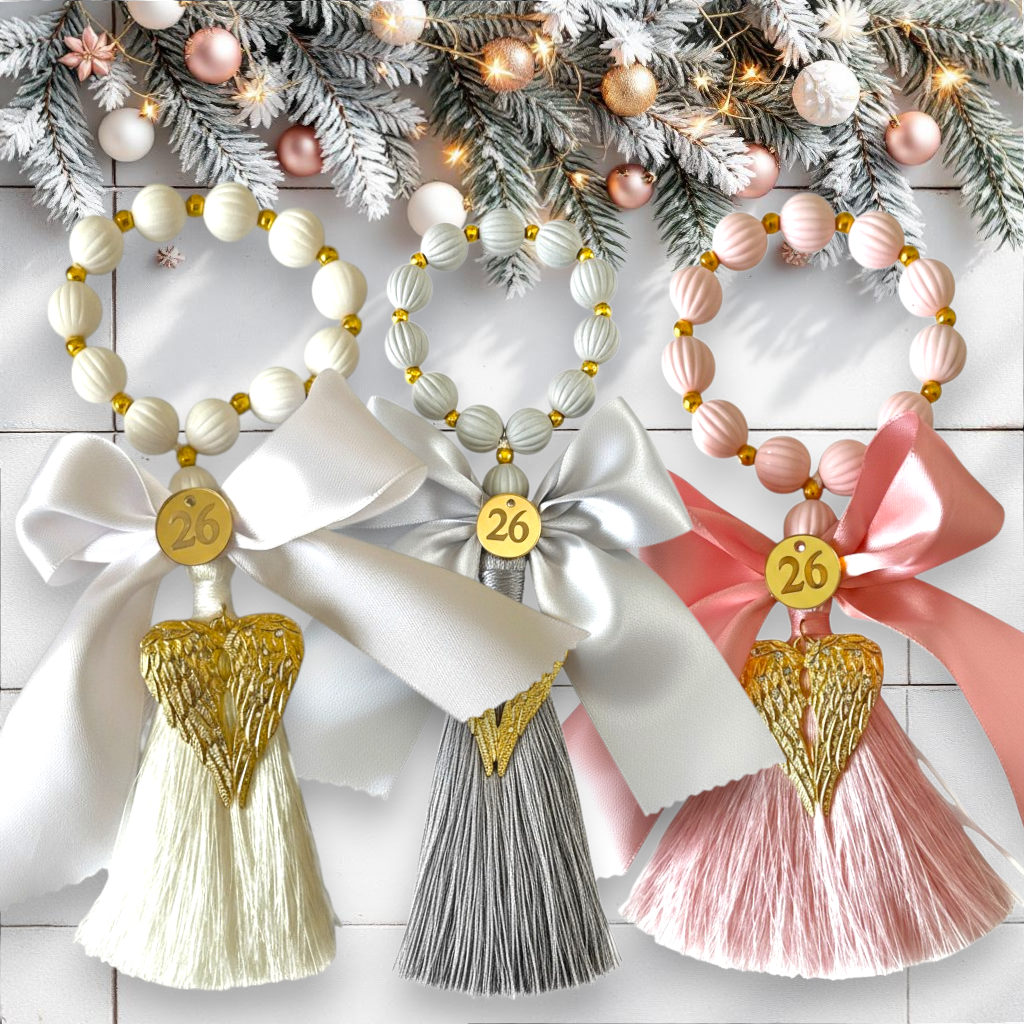 Κρεμαστό γούρι με φτερά αγγέλου, στρας και σατέν φιόγκο – So Cute by Dimi