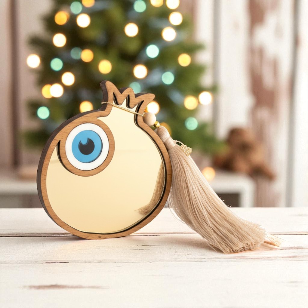 Χειροποίητο γούρι ρόδι από ξύλο και πλεξιγκλάς καθρέφτη με μάτι, χάντρα και φούντα