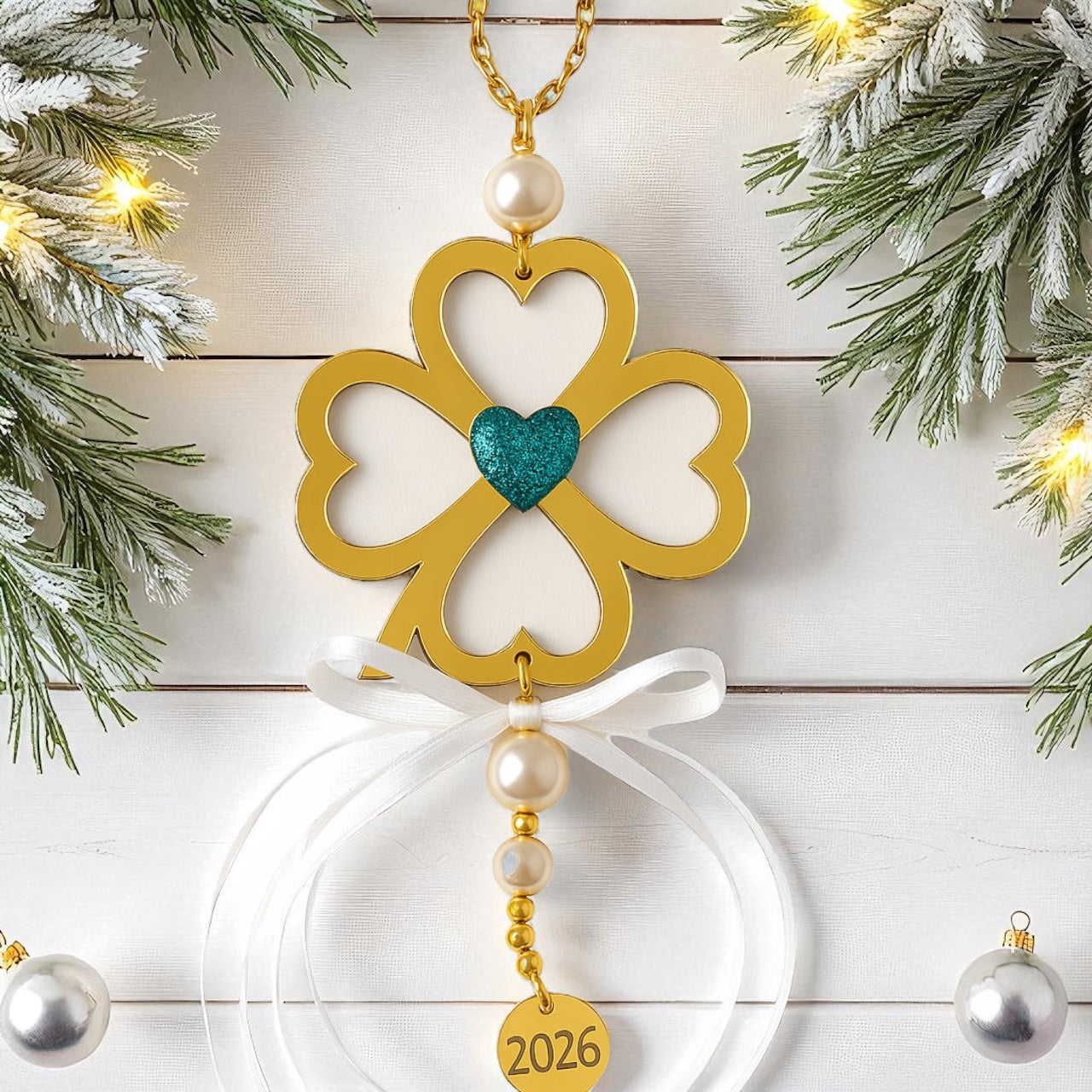 Γούρι τετράφυλλο τριφύλλι plexiglass με καρδιά γκλίτερ και πέρλες – So Cute by Dimi