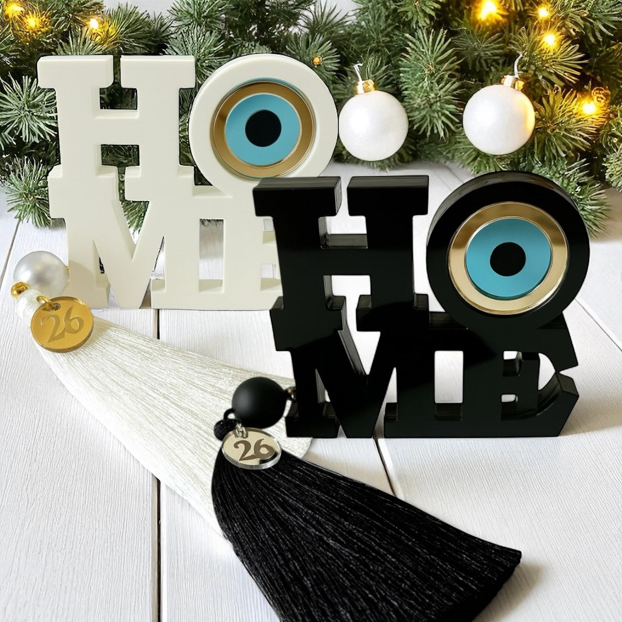 Επιτραπέζιο γούρι HOME με μάτι από πλεξιγκλάς και φούντα – So Cute by Dimi