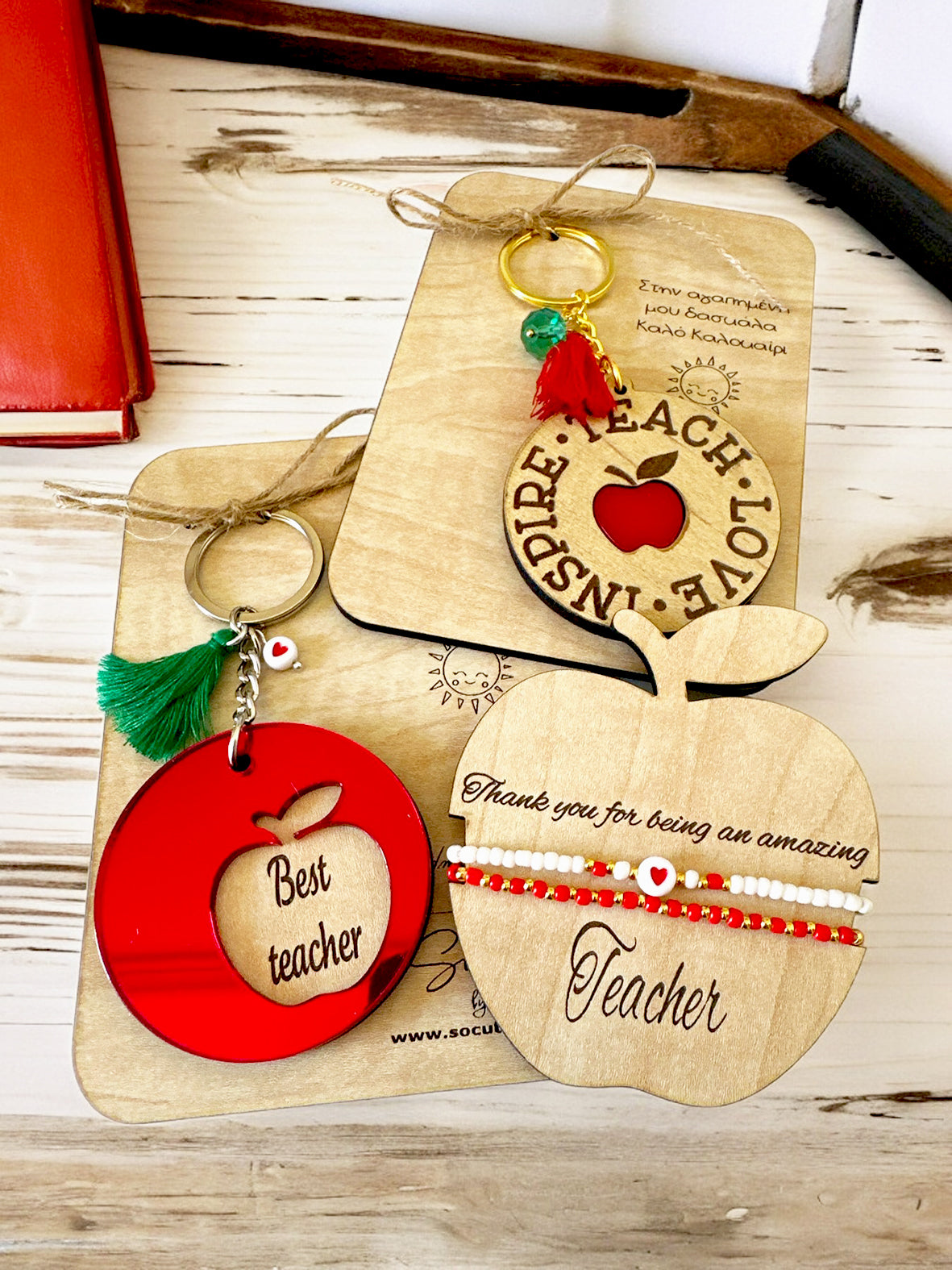 Μπρελόκ χρυσό μήλο Best Teacher - So Cute by Dimi