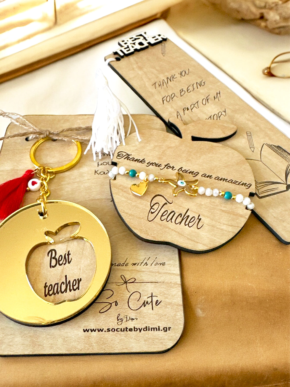 Μπρελόκ κόκκινο μήλο Best Teacher - So Cute by Dimi