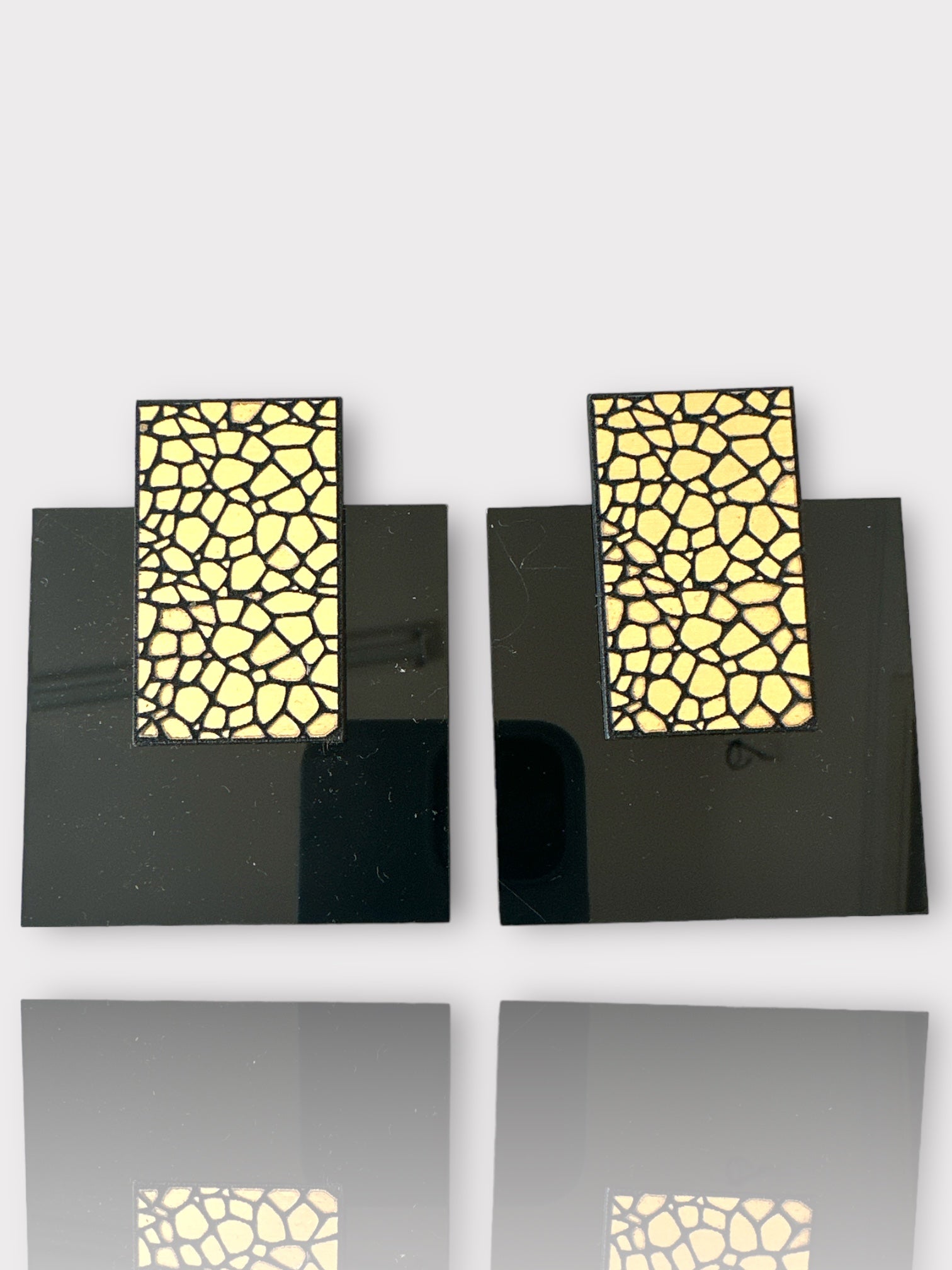 Alessandra earrings plexiglass τετράγωνα σκουλαρίκια με stone effect – So Cute by Dimi