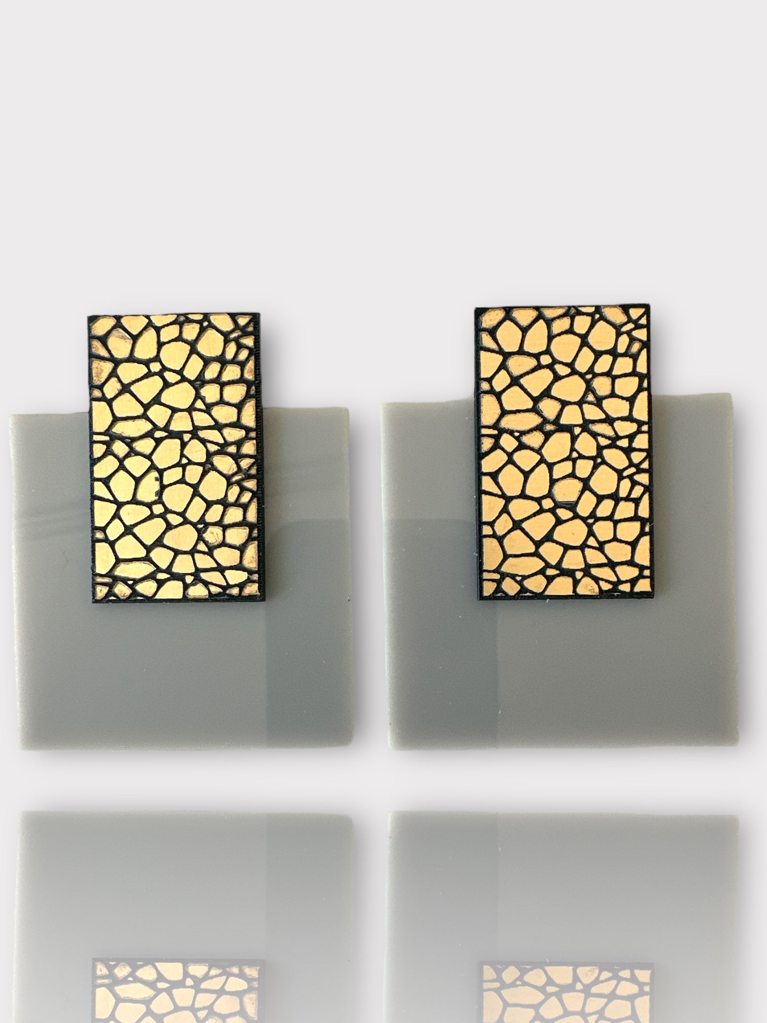 Alessandra earrings plexiglass τετράγωνα σκουλαρίκια με stone effect – So Cute by Dimi