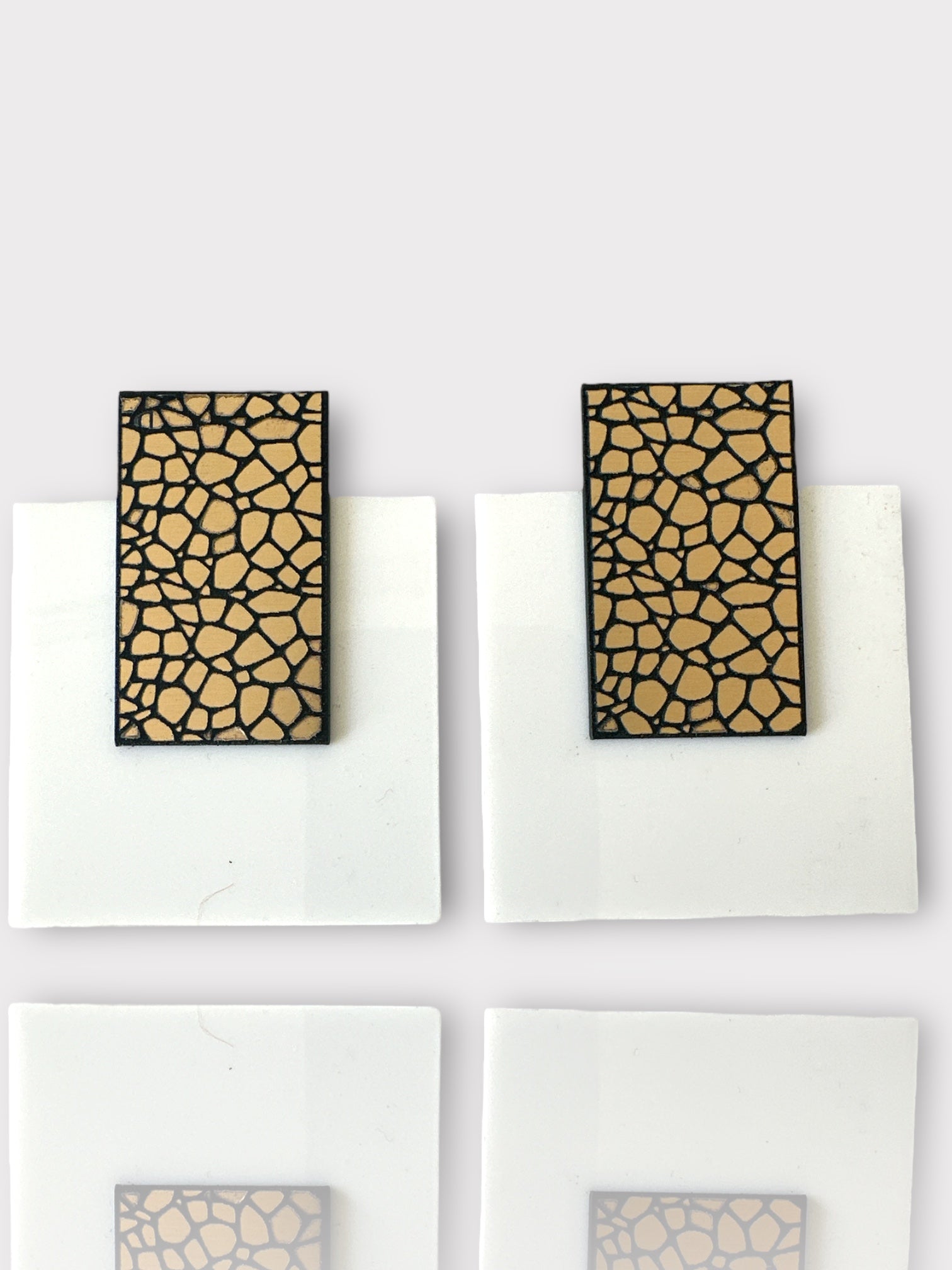 Alessandra earrings plexiglass τετράγωνα σκουλαρίκια με stone effect – So Cute by Dimi