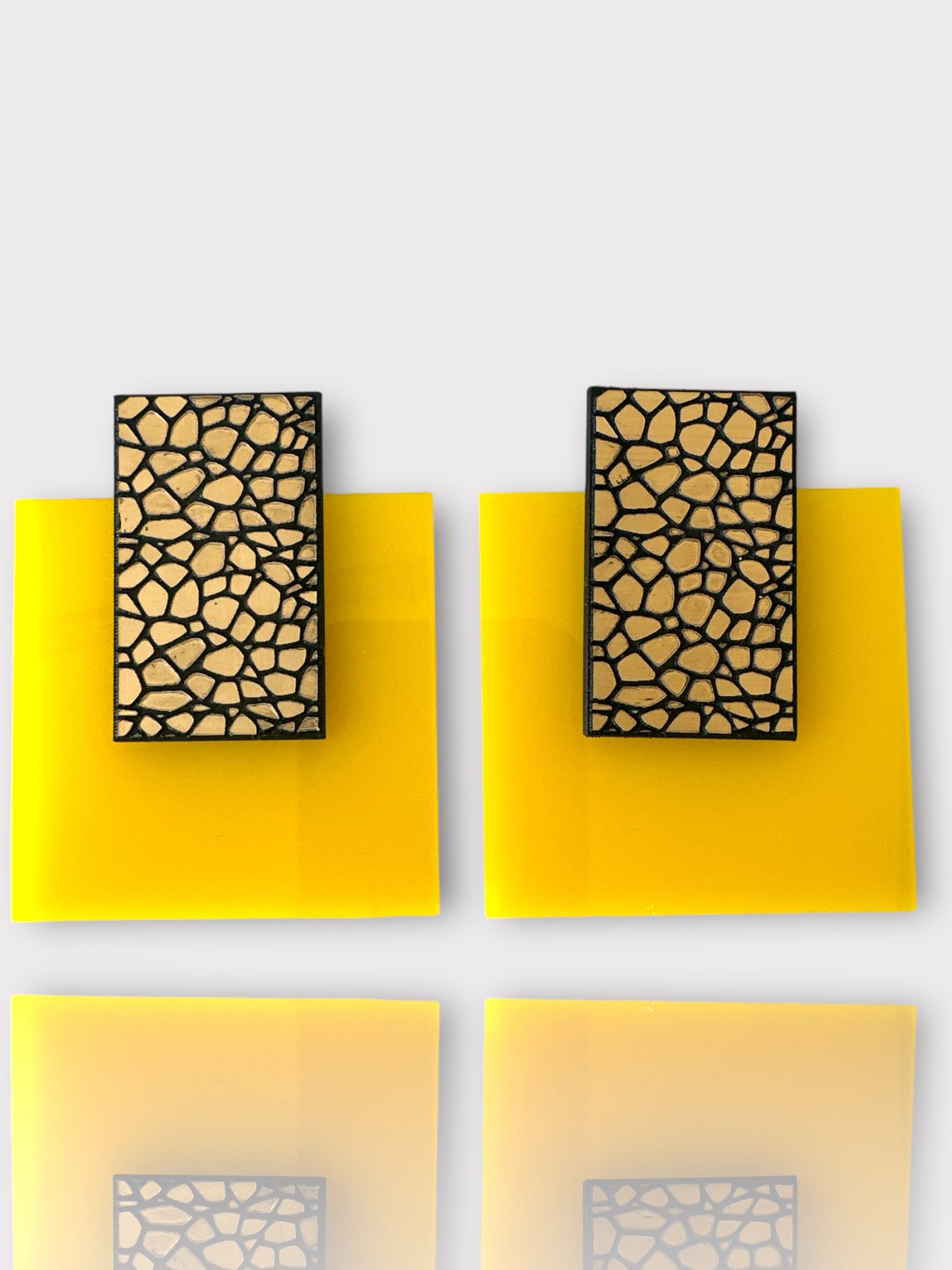 Alessandra earrings plexiglass τετράγωνα σκουλαρίκια με stone effect – So Cute by Dimi