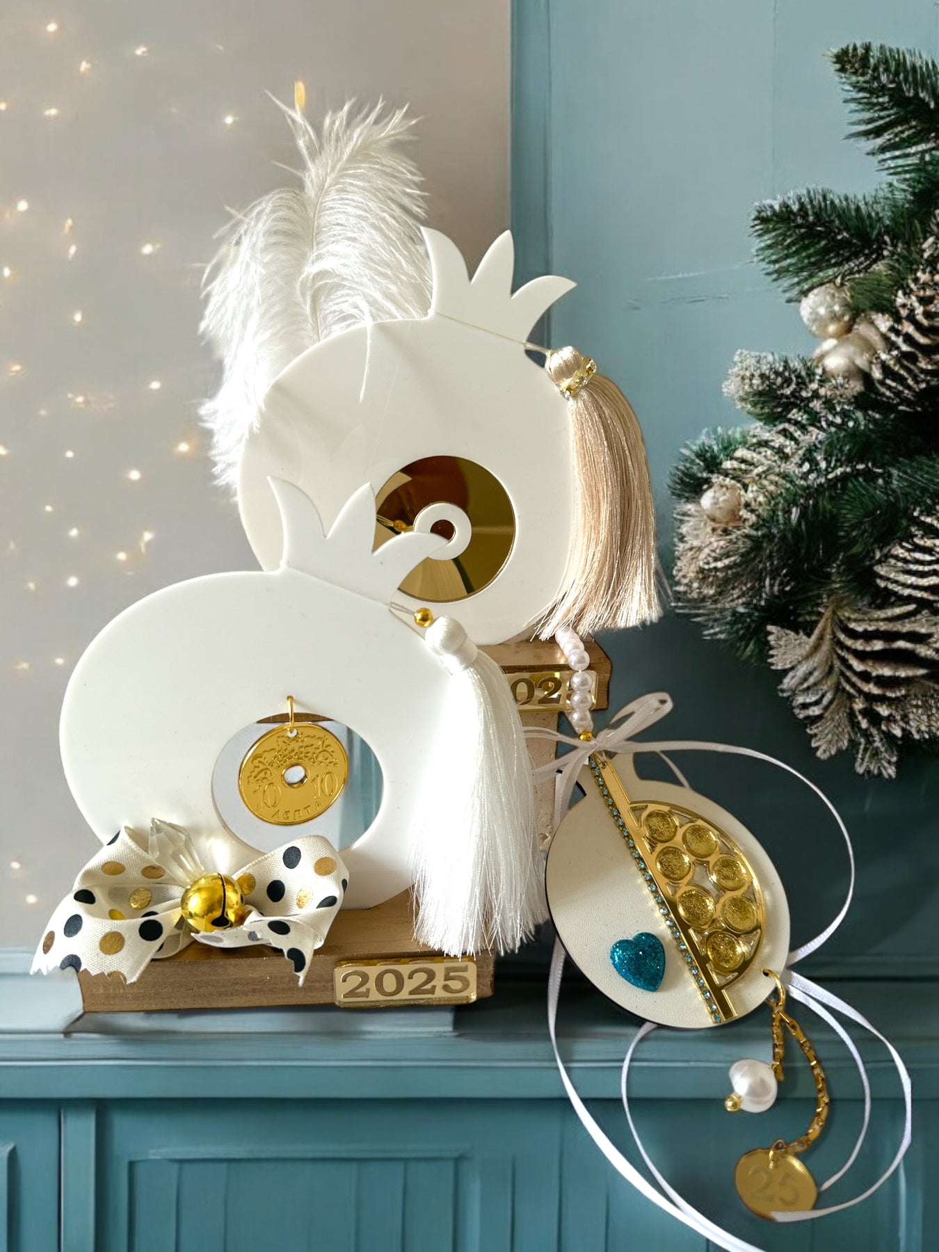 Επιτραπέζιο γούρι Ρόδι με μάτι, φτερό και φούντα - So Cute by Dimi