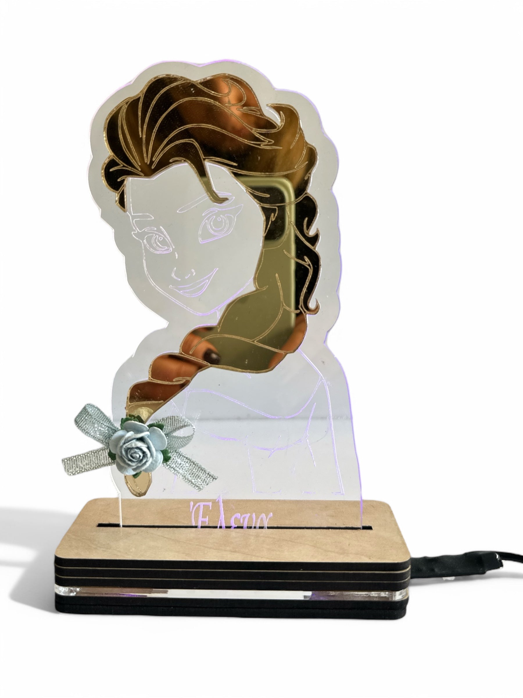 Παιδικό LED φωτιστικό Frozen Elsa με προσωποποιημένο όνομα και απλικέ mirror plexi μαλλιά.