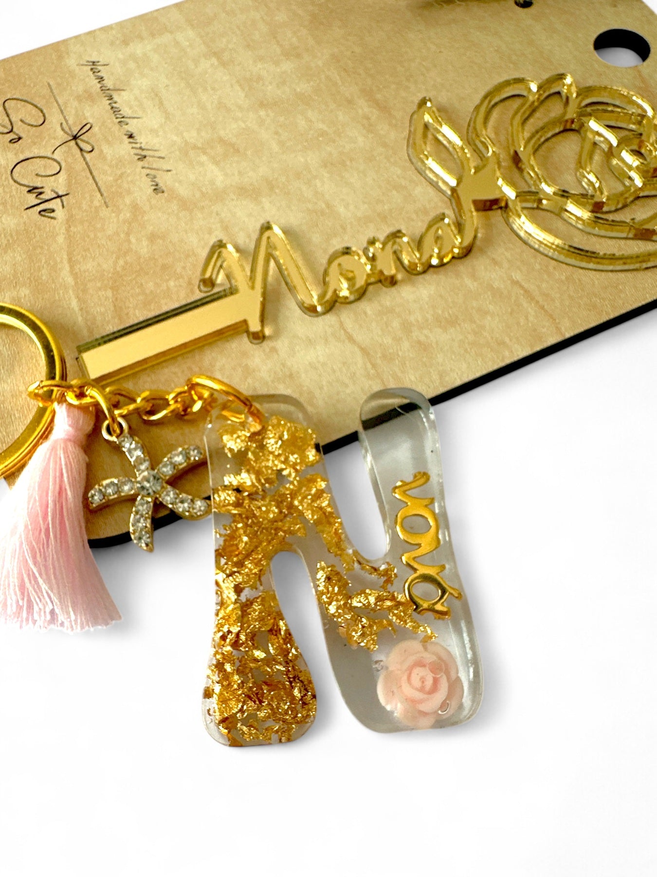 Επετειακό Μπρελόκ για Μαμά, Γιαγιά και Νονά με Φύλλα Χρυσού και Ακρυλικό Τριαντάφυλλο - So Cute by Dimi