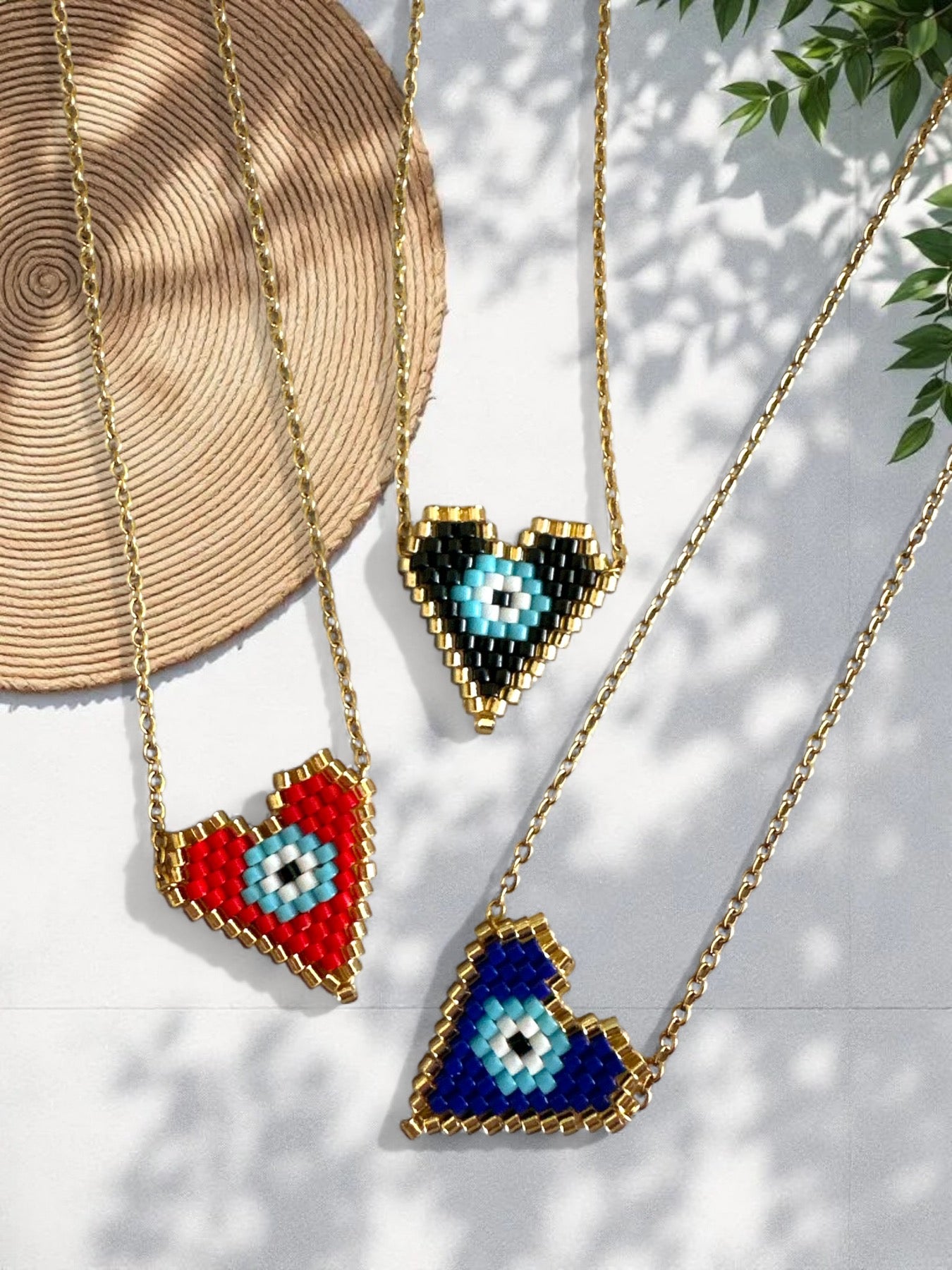 💙 Pixel Heart-Eye V Necklace – Black / Scarlet / Midnight - So Cute by Dimi