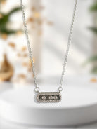 Trinity Spark – Κολιέ με τρεις πέτρες & ορθογώνιο charm - So Cute by Dimi