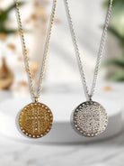 Divine Shine – Κολιέ με σταυρό & στρας σε κυκλικό μενταγιόν - So Cute by Dimi