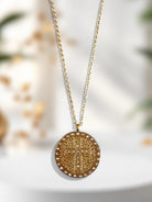 Divine Shine – Κολιέ με σταυρό & στρας σε κυκλικό μενταγιόν - So Cute by Dimi