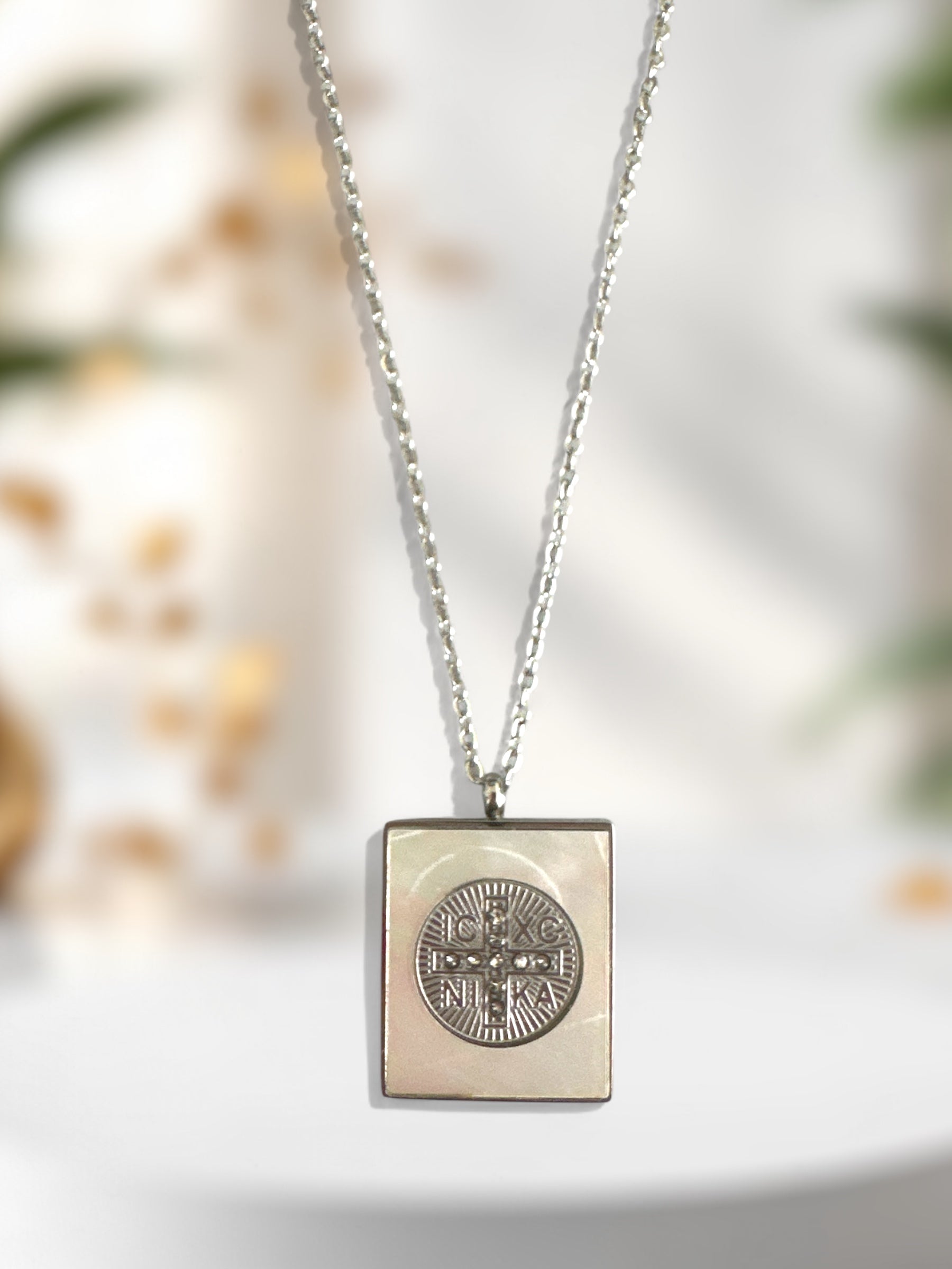 Sacred Block – Κολιέ με τετράγωνο στοιχείο IC XC NI KA - So Cute by Dimi
