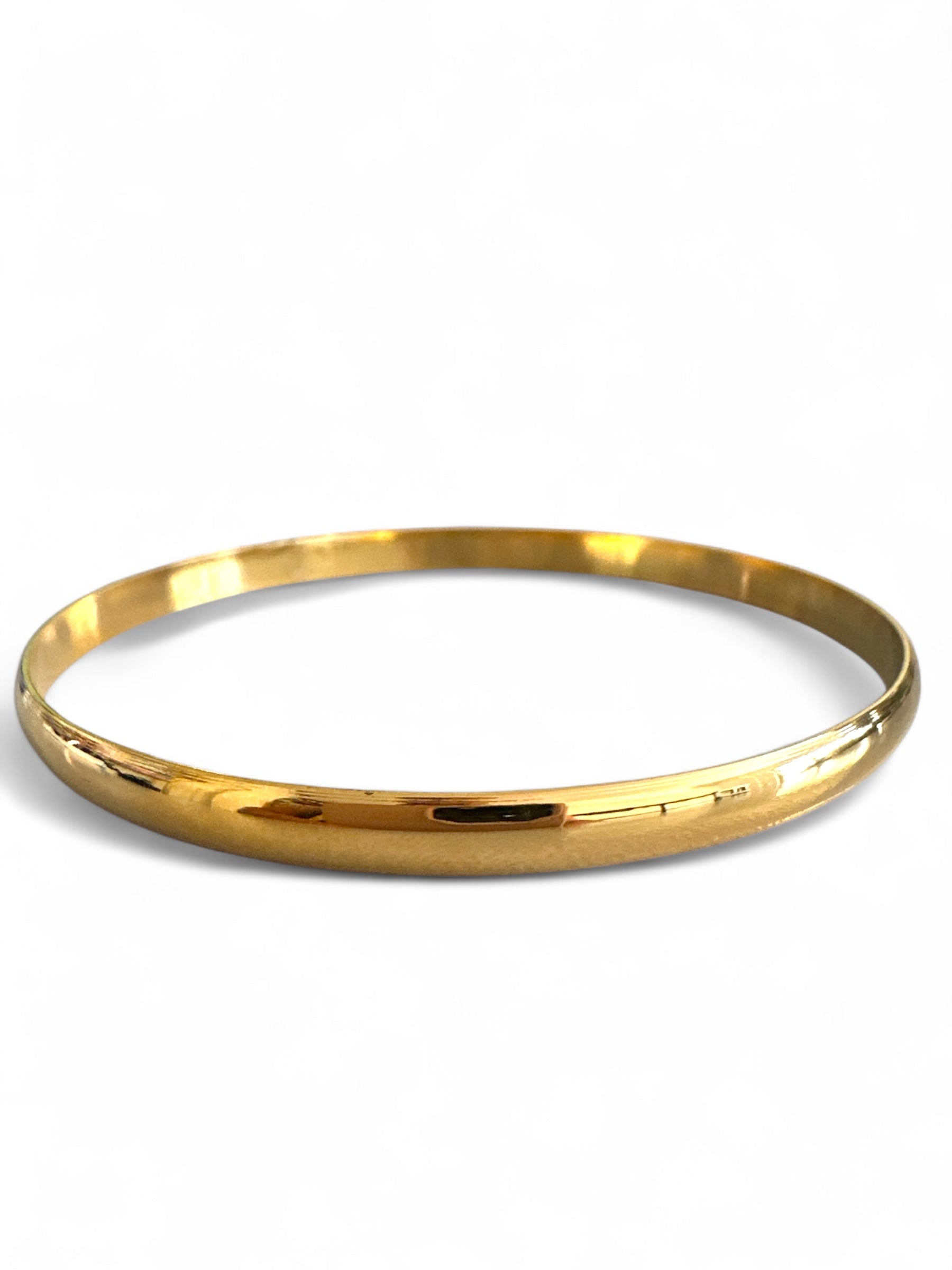 Ατσάλινα βραχιόλια σε χρυσό  χρώμα με γυαλιστερό φινίρισμα