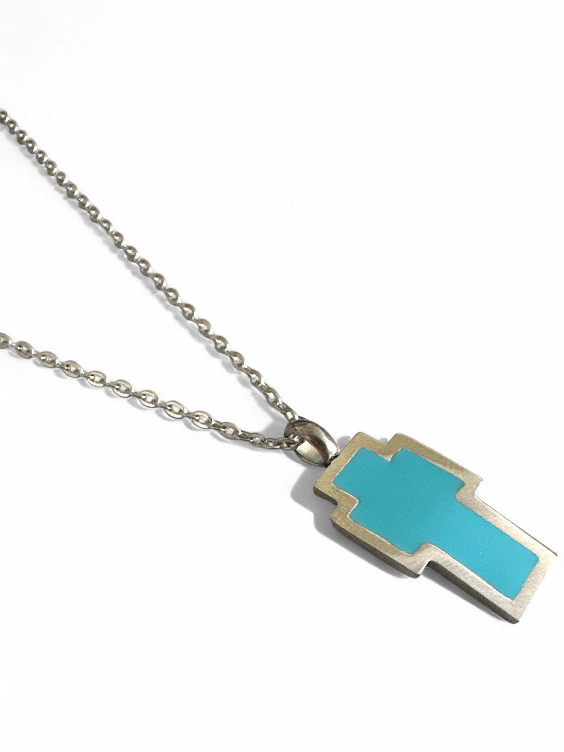 Ατσάλινα κολιέ με γεωμετρικό σταυρό σε μαύρο, λευκό και τιρκουάζ απόχρωση – So Cute by Dimi