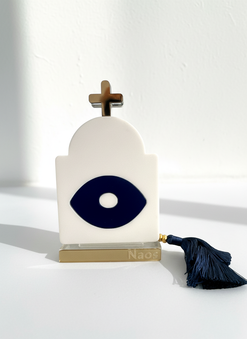Γούρι design plexiglass σε σχήμα κυκλαδίτικου ναού με navy μάτι και χρυσό σταυρό, με navy φούντα – So Cute by Dimi