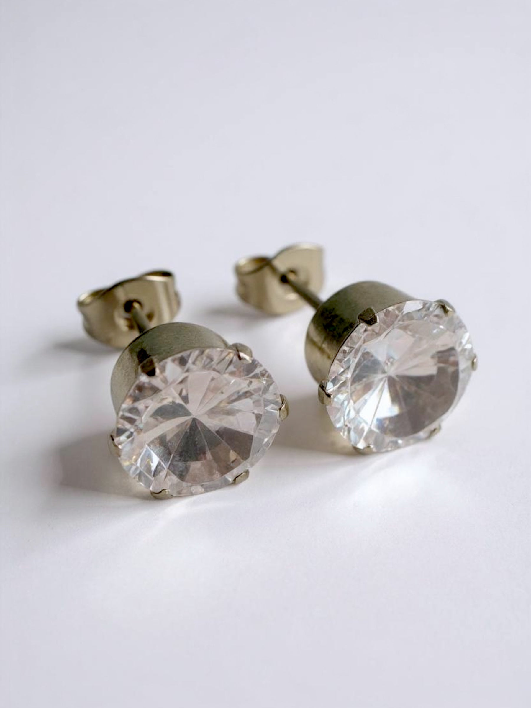 Ατσάλινα σκουλαρίκια με zircon 8mm, ιδανικά για νύφες – So Cute by Dimi