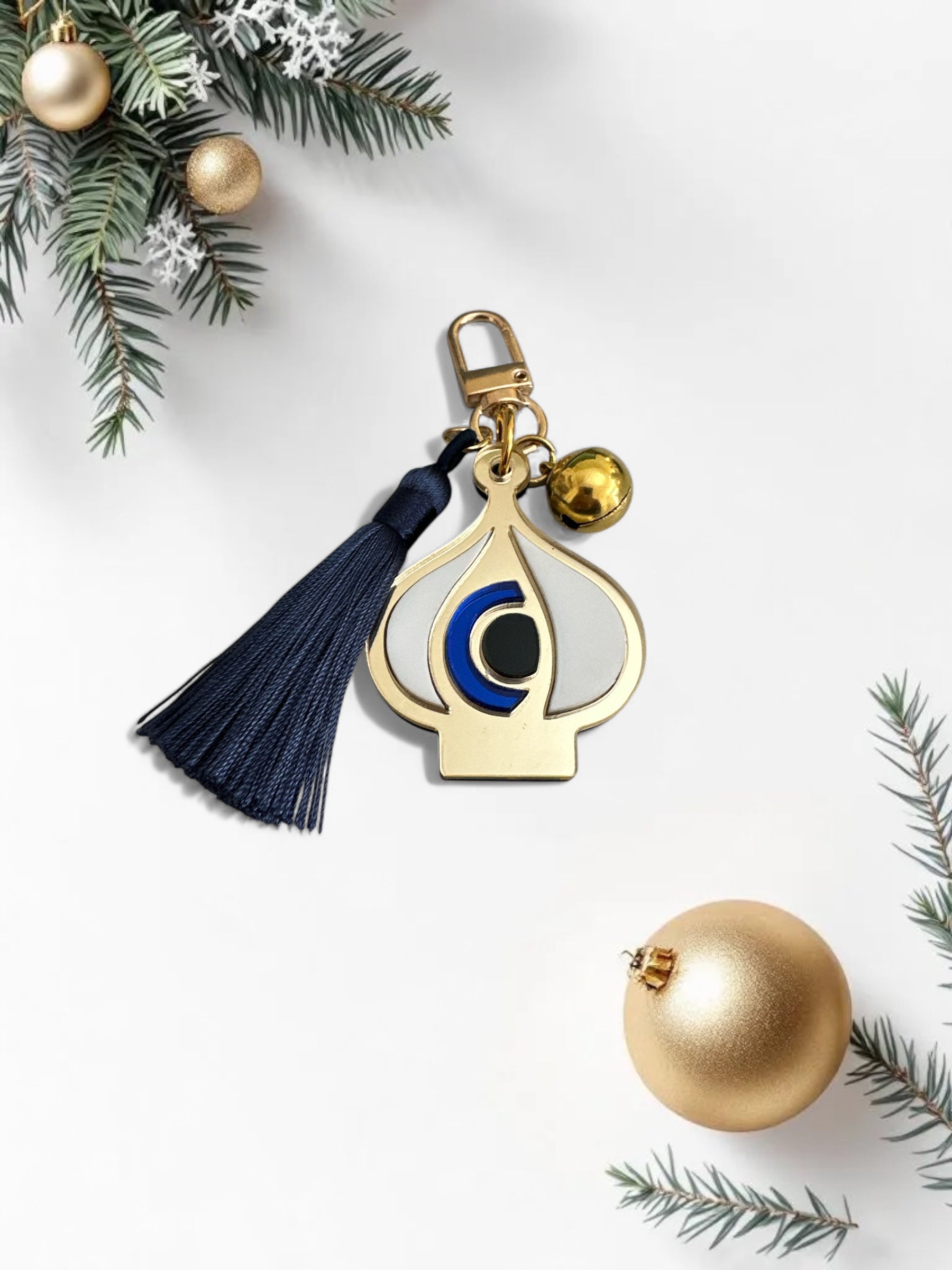Χειροποίητο μπρελόκ – charm τσάντας σκόρδο με μάτι, navy μπλε φούντα και χρυσό κουδουνάκι – So Cute by Dimi