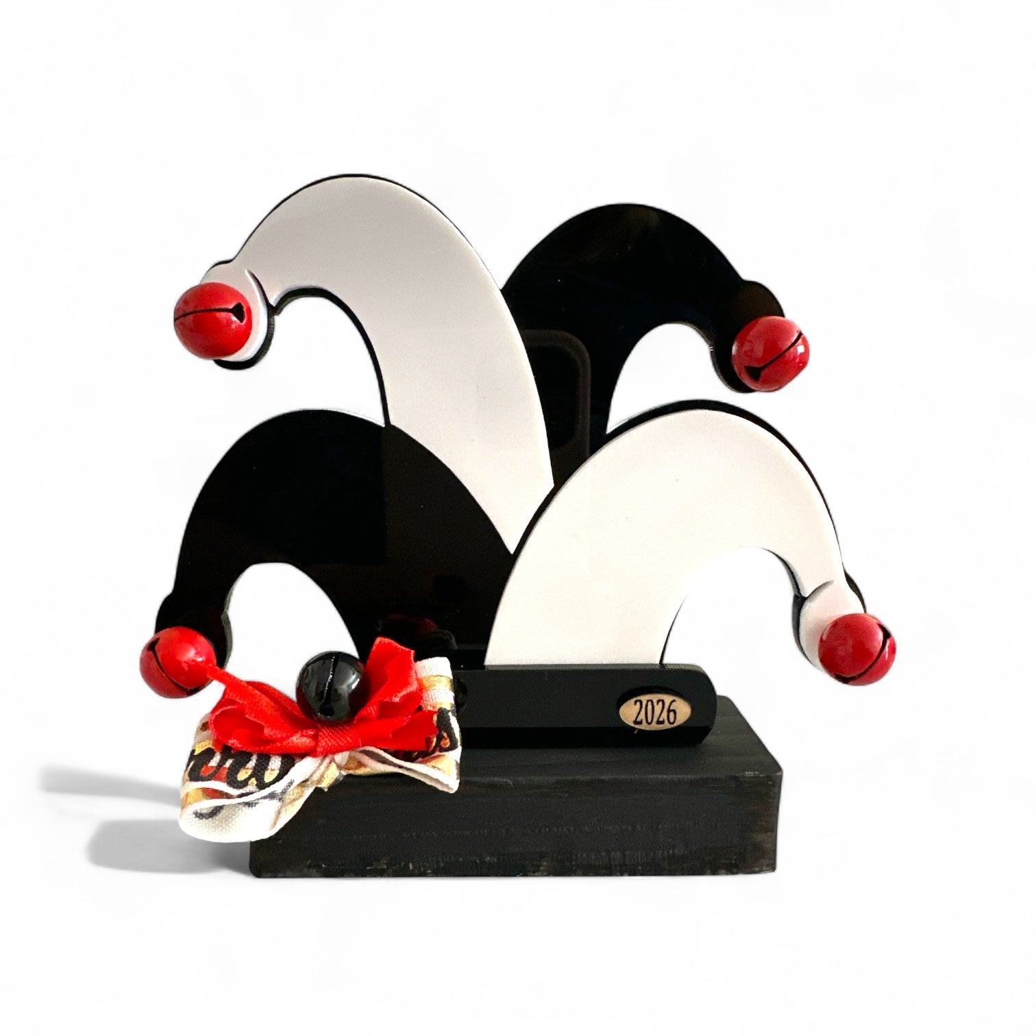 Χειροποίητο γούρι Masquerade Jester με ξύλινη βάση, plexiglass & κουδουνάκια – So Cute by Dimi