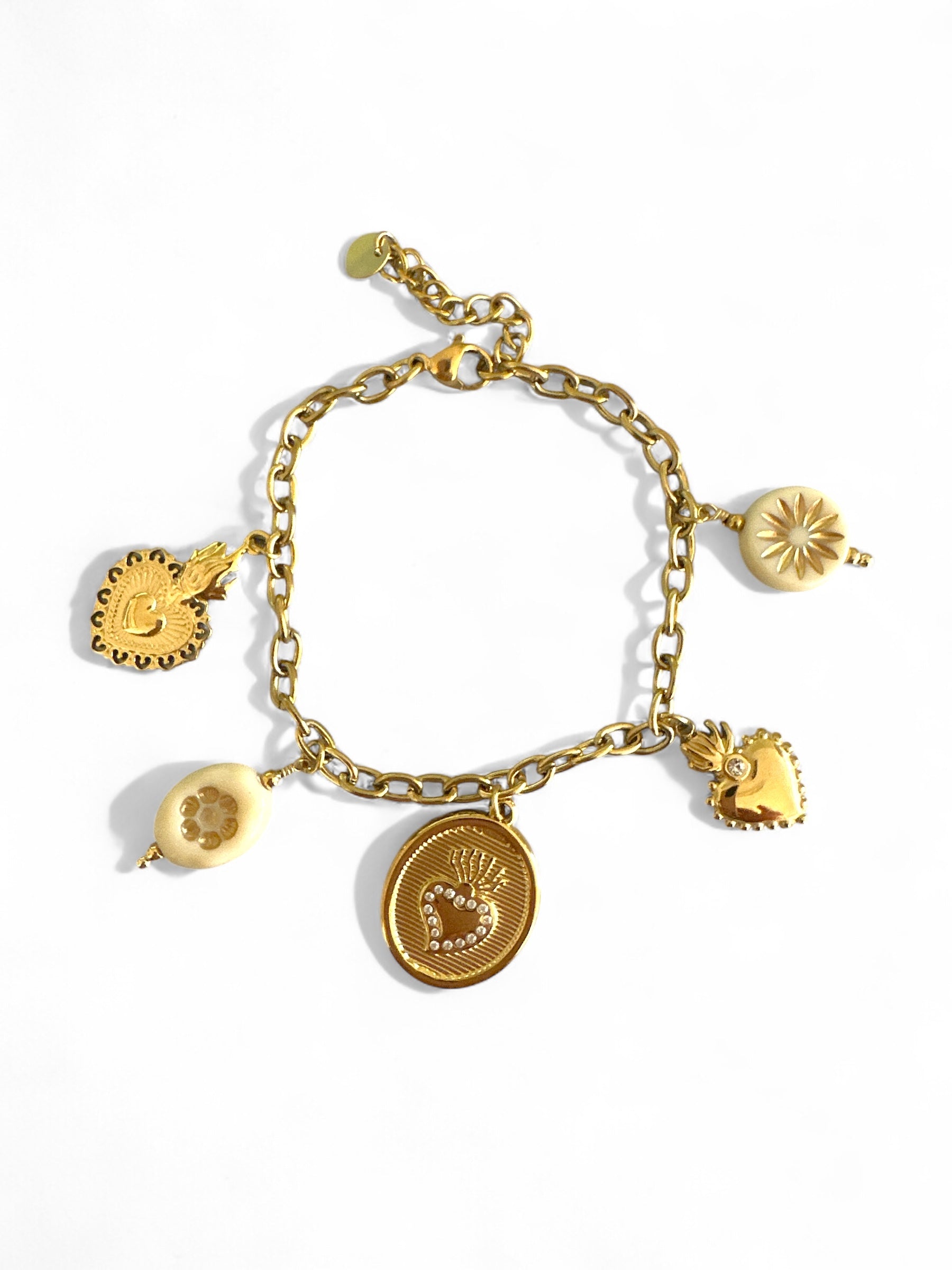 Ατσάλινο βραχιόλι με κρεμαστά χρυσά charms – So Cute by Dimi