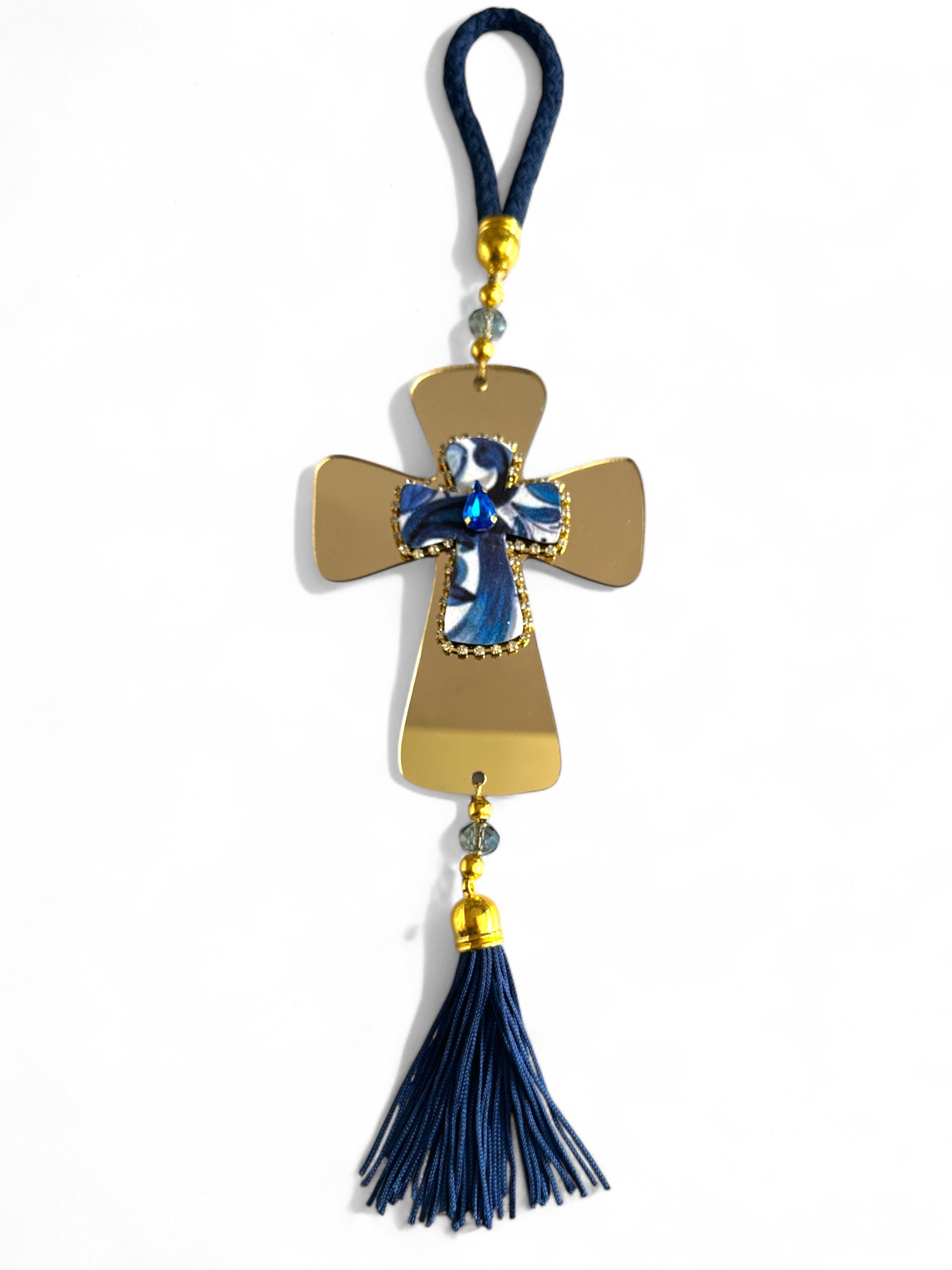 Γούρι 2026 κρεμαστός σταυρός με κρύσταλλο, στρας & φούντα – Greek Wishes Λιανική So Cute by Dimi