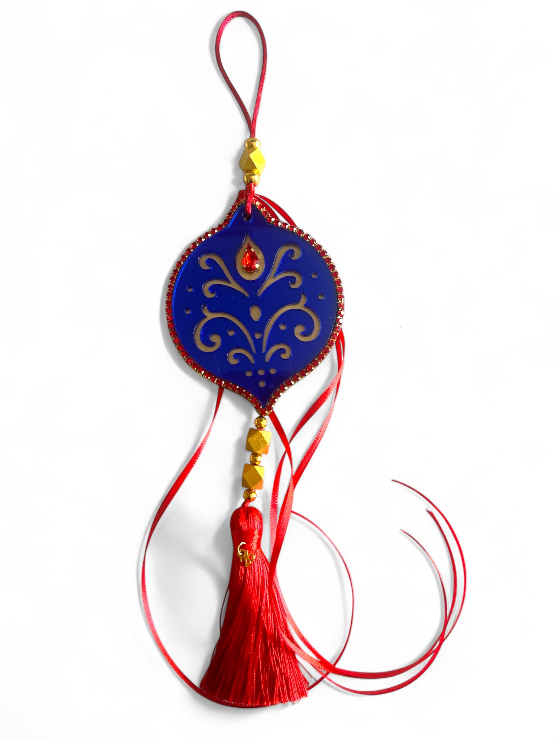 Γούρι 2026 plexiglass με διάτρητο σχέδιο, κρύσταλλο και κόκκινη φούντα – Christmas Fairytale So Cute by Dimi