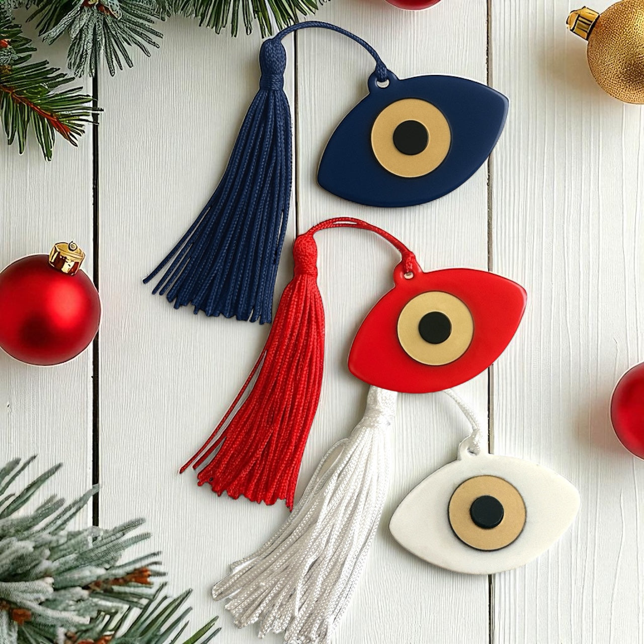 Γούρι μάτι με φούντα σε κόκκινο, μπλε, λευκό – Χειροποίητο So Cute by Dimi