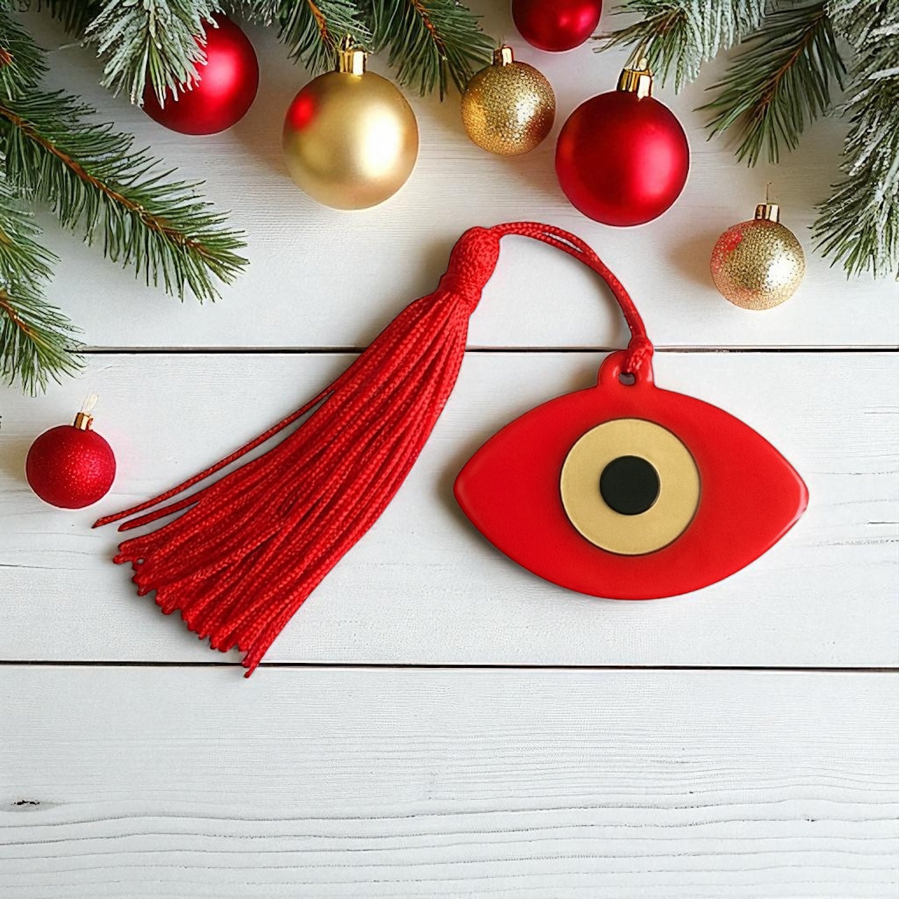 Γούρι μάτι με φούντα σε κόκκινο – Χειροποίητο So Cute by Dimi