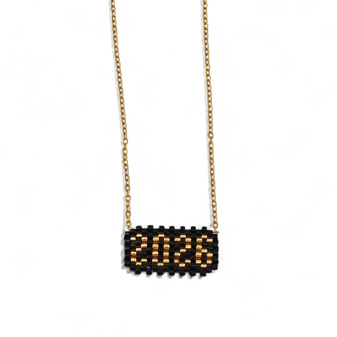 Κολιέ γούρι 2026 με Miyuki χάντρες σε μαύρο και χρυσό – So Cute by Dimi