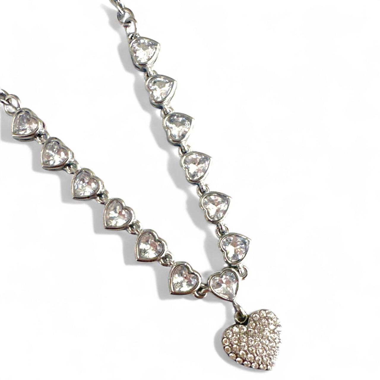 Heart Glow – Ατσάλινο κολιέ με ζιργκόν καρδιές σε ασημί – So Cute by Dimi