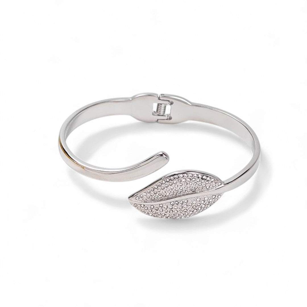 Ατσάλινο βραχιόλι Leaf Elegance με φύλλο και στρας σε ασημί | So Cute by Dimi