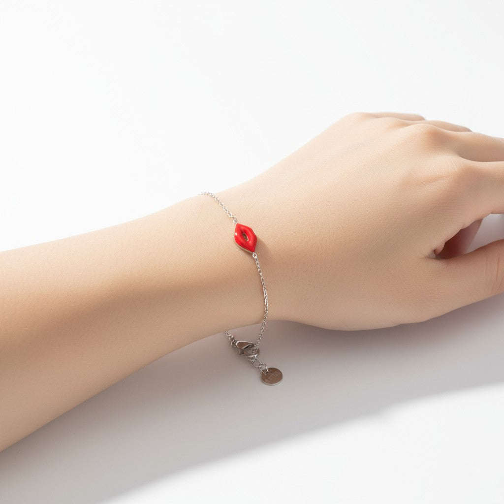 Ατσάλινο βραχιόλι Red Lips με κόκκινα χείλη από σμάλτο σε ασημί
