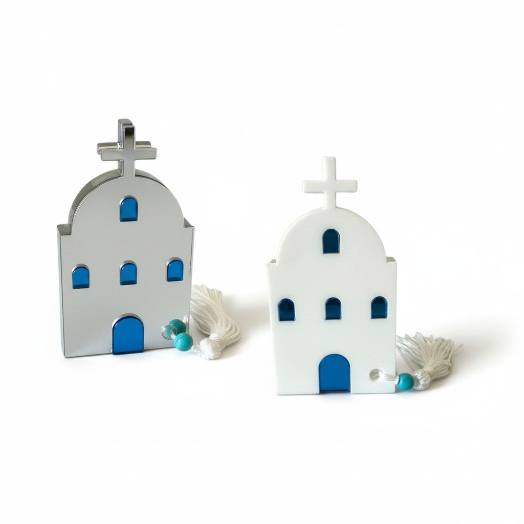 Μικρό επιτραπέζιο γούρι εκκλησάκι από πλεξιγκλάς με μπλε λεπτομέρειες και φούντα – So Cute by Dimi"