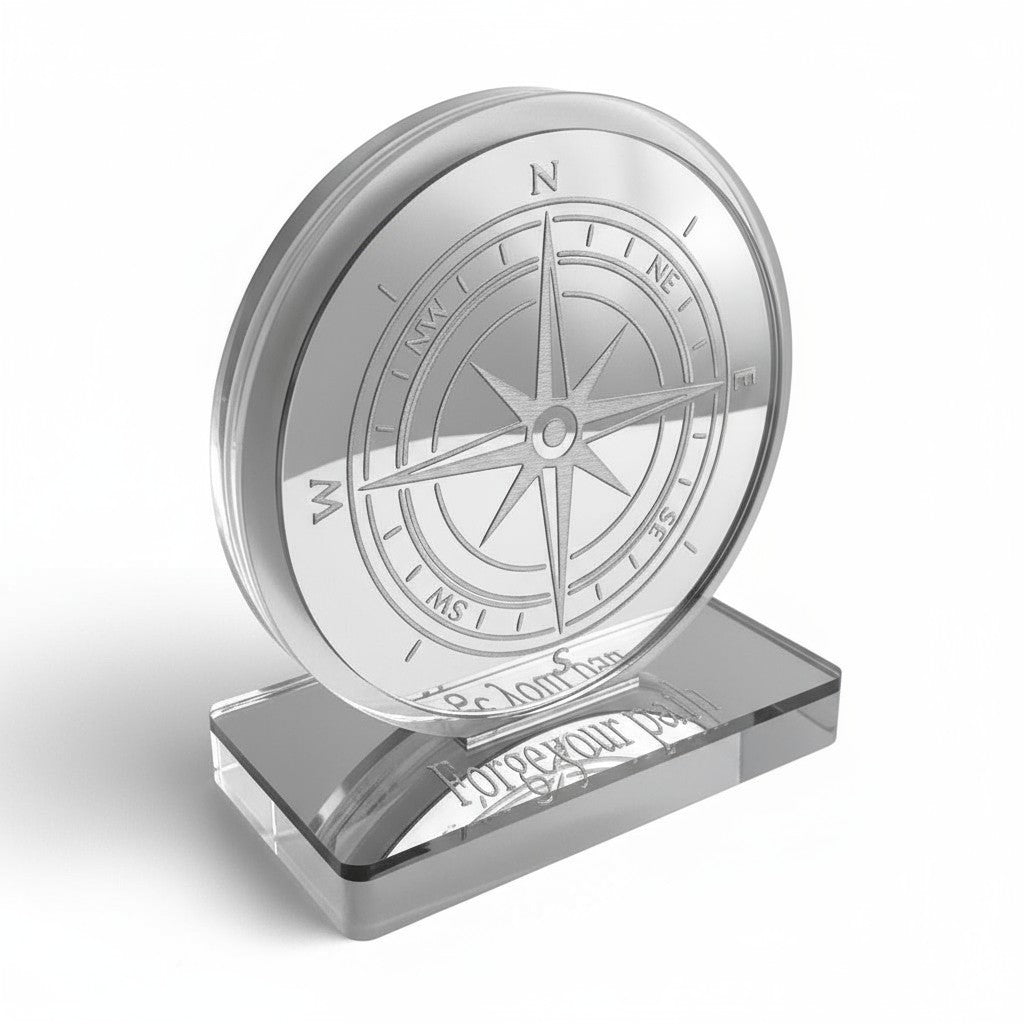 Χειροποίητο επιτραπέζιο γούρι πυξίδα από πλεξιγκλάς καθρέφτη με χάραξη, διαθέσιμο σε μαύρο ή λευκό με χρυσό ή ασημί, So Cute by Dimi.