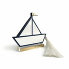 Χειροποίητο επιτραπέζιο γούρι καραβάκι από πλεξιγκλάς με μπλε, λευκές και χρυσές λεπτομέρειες, So Cute by Dimi.