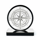 Χειροποίητο επιτραπέζιο γούρι πυξίδα από πλεξιγκλάς καθρέφτη με χάραξη, διαθέσιμο σε μαύρο ή λευκό με χρυσό ή ασημί, So Cute by Dimi.