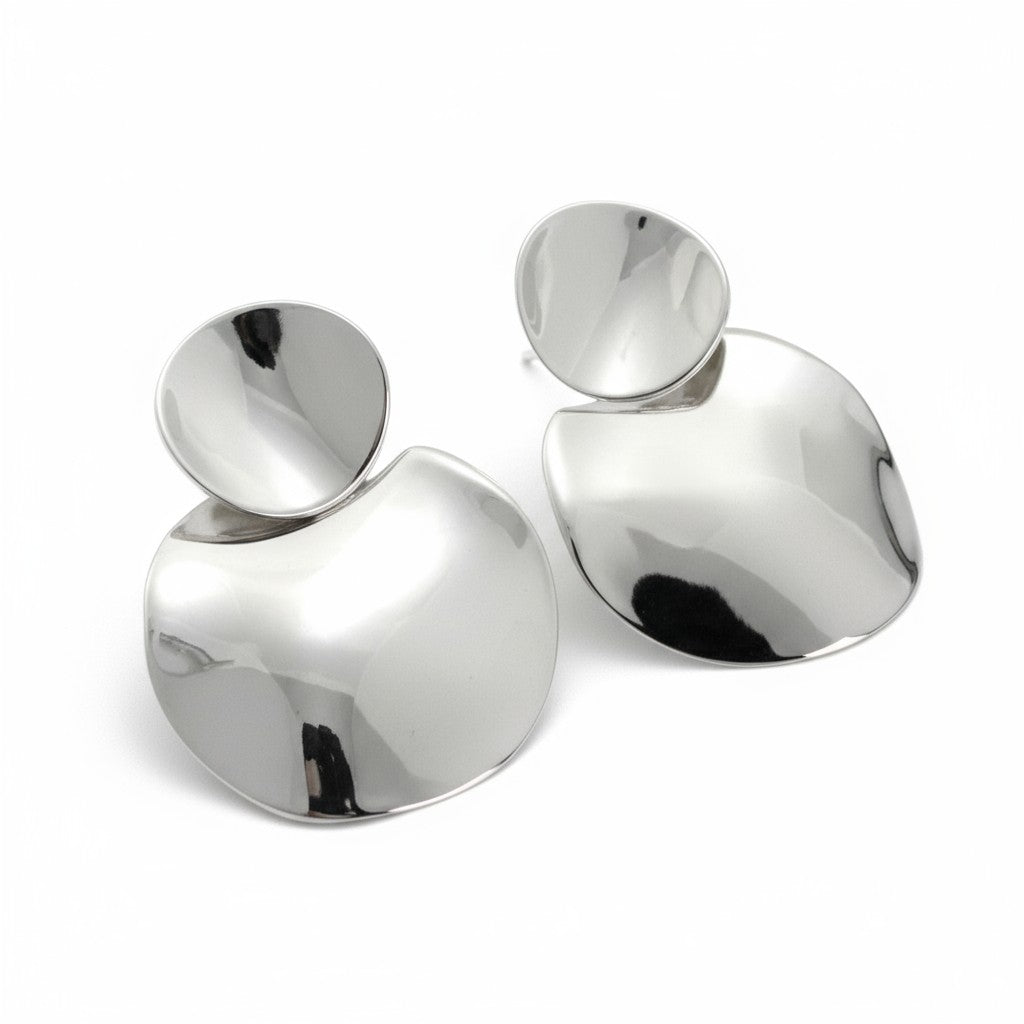 Ατσάλινα σκουλαρίκια 4 εκ. με μοντέρνο sculptural design σε ασημί, So Cute by Dimi