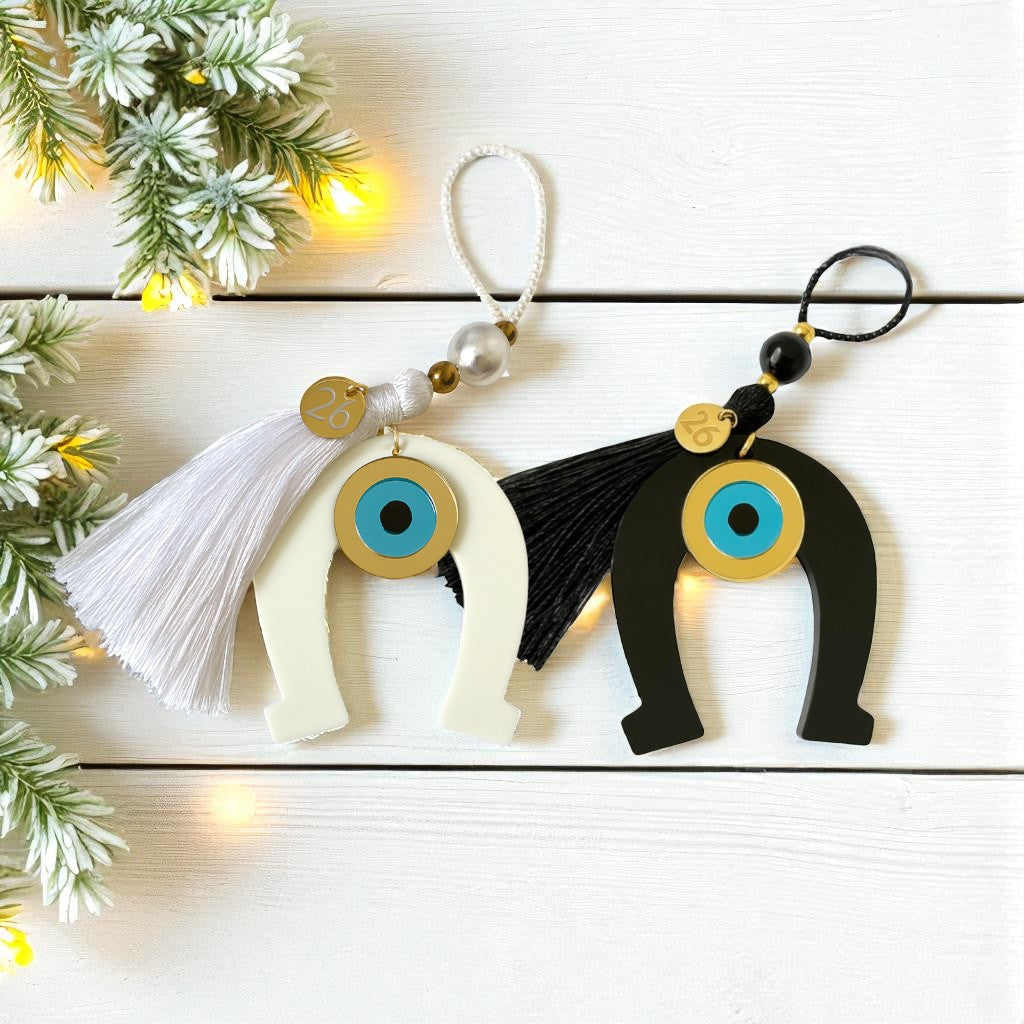 Γούρι πέταλο από πλεξιγκλάς με μάτι και φούντα – So Cute by Dimi