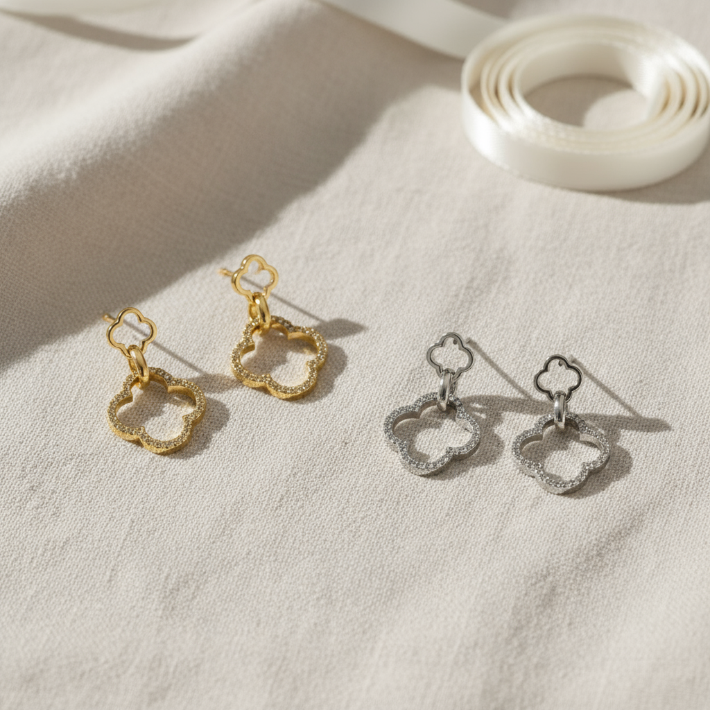 Ατσάλινα σκουλαρίκια τετράφυλλο Clover Glow 2,5 εκ. – So Cute by Dimi