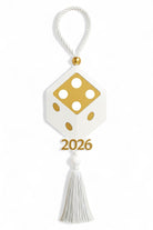 Plexiglass γούρι ζάρι Symbolic Luxe 2026 μαύρο-χρυσό ή λευκό-χρυσό με φούντα — So Cute by Dimi