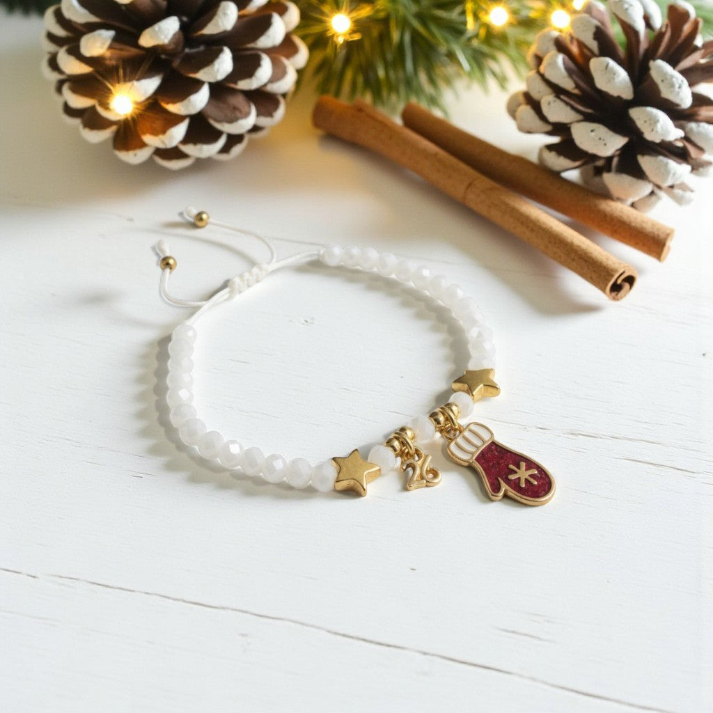 Χειροποίητο γούρι βραχιόλι με κρυστάλλινες χάντρες, αστέρια και γιορτινό γαντάκι So Cute by Dimi