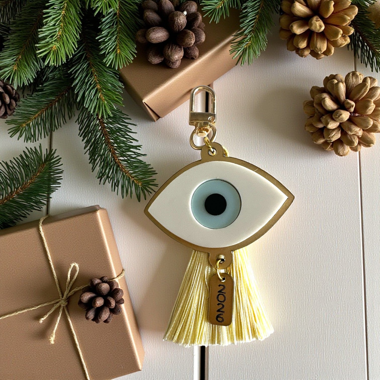 Μπρελόκ – charm τσάντας γούρι 2026 μάτι plexiglass με φούντα – So Cute by Dimi