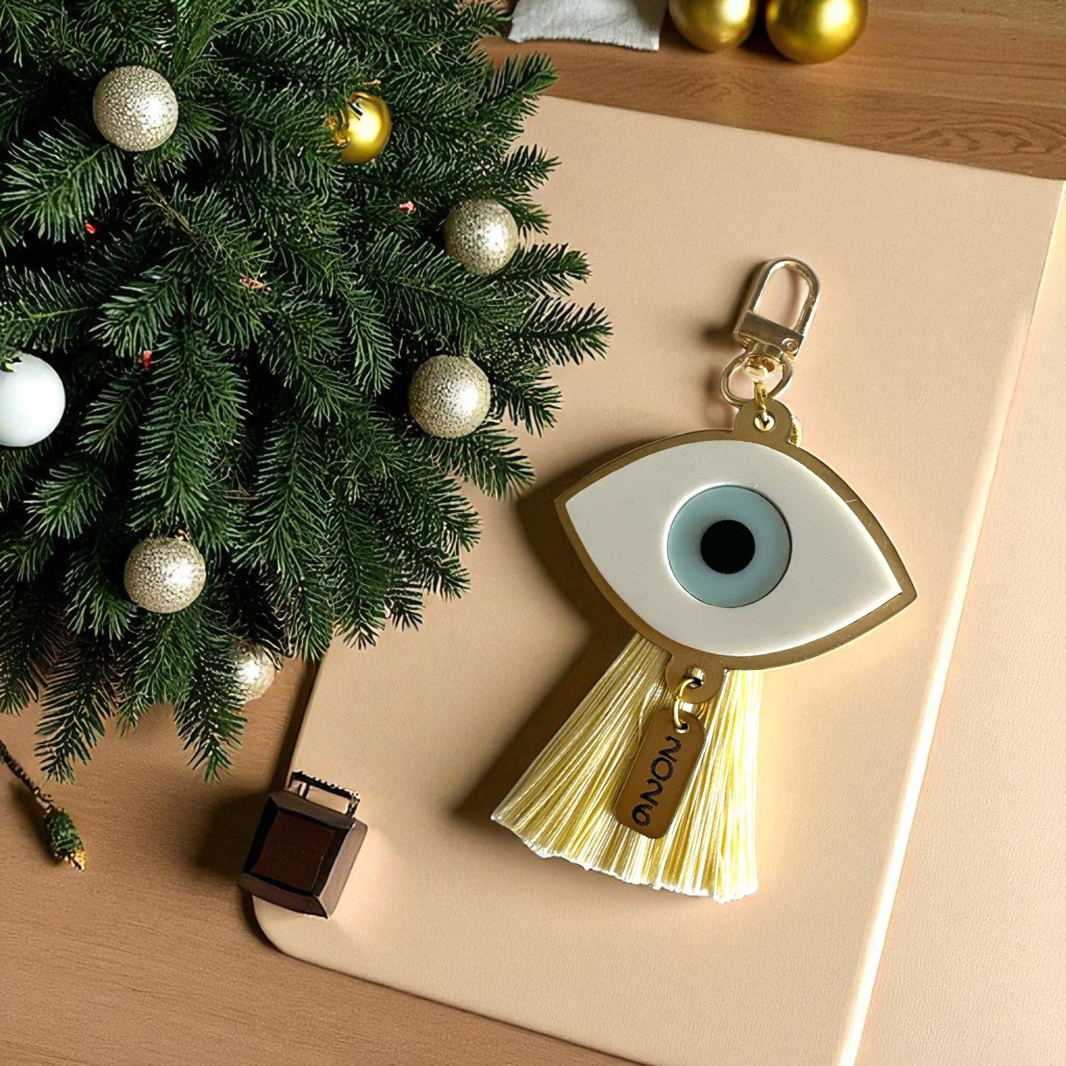 Μπρελόκ – charm τσάντας γούρι 2026 μάτι plexiglass με φούντα – So Cute by Dimi